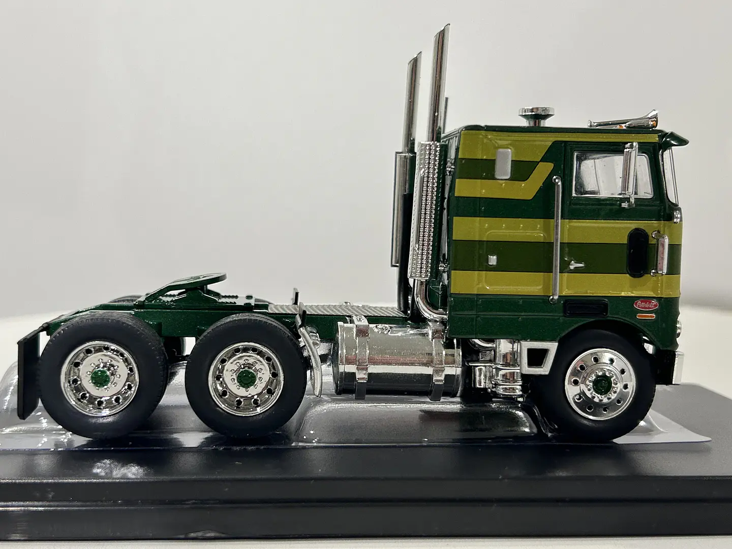 Camión Peterbilt 352 