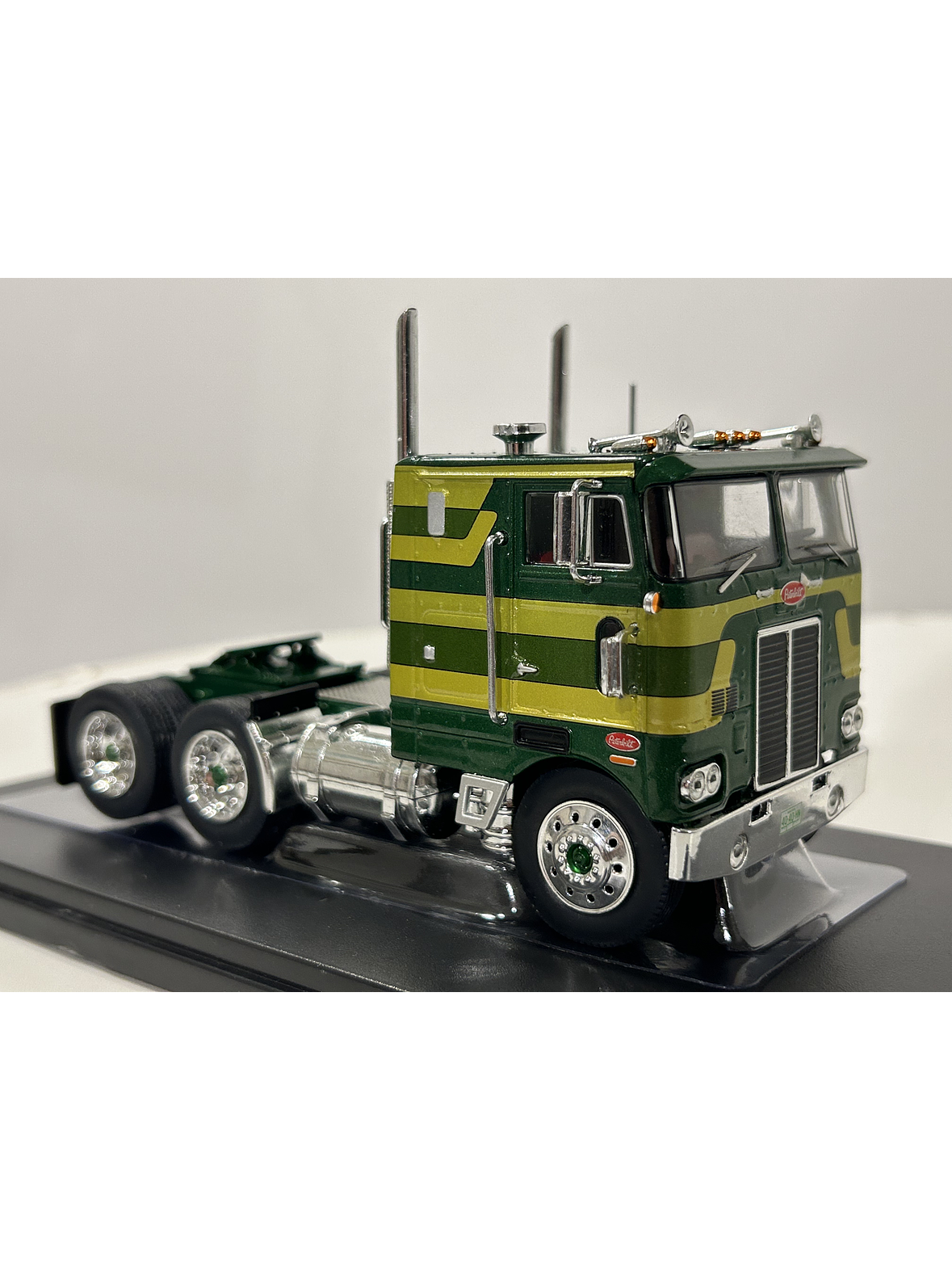 Peterbilt 352 “Pacemaker” 1979 a Escala 1:43 | Ixo Models Camión Americano Clásico Die-cast 3
