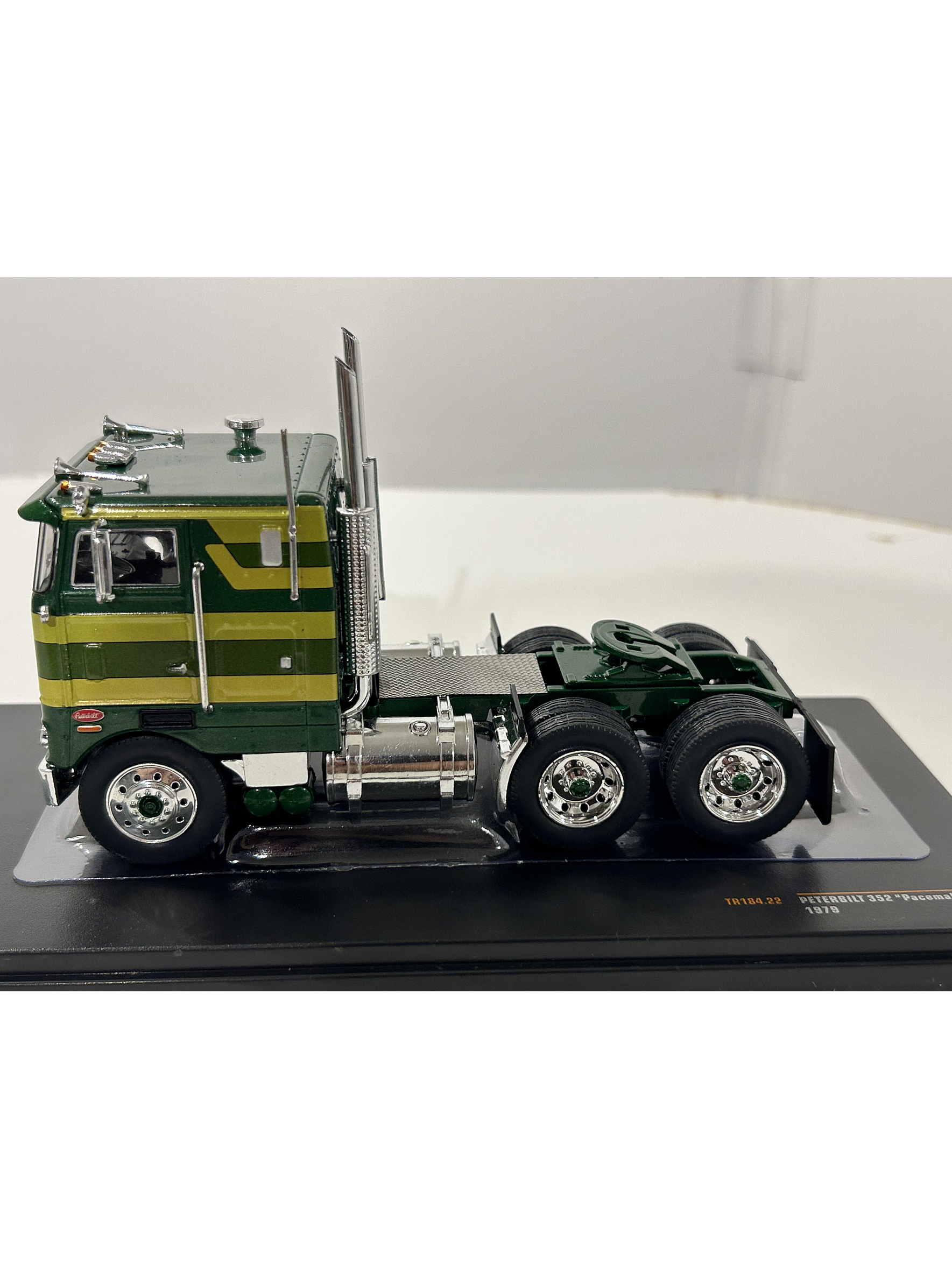 Peterbilt 352 “Pacemaker” 1979 a Escala 1:43 | Ixo Models Camión Americano Clásico Die-cast 4