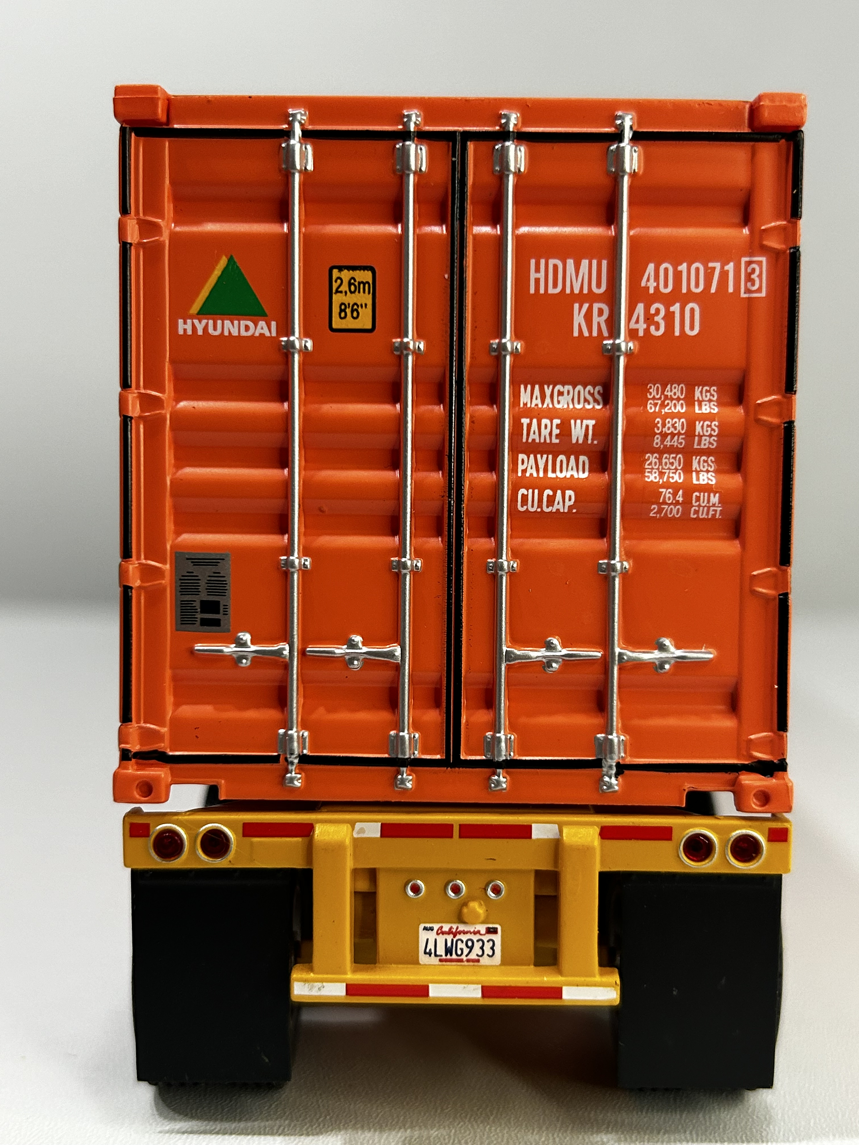 Camión Freightliner FLD 112 (1993) con Contenedor Hyundai – Escala 1:43. Colección Camiones Americanos 10