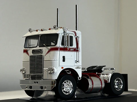 Camión Freightliner COE 1976 | IXO Escala 1:43