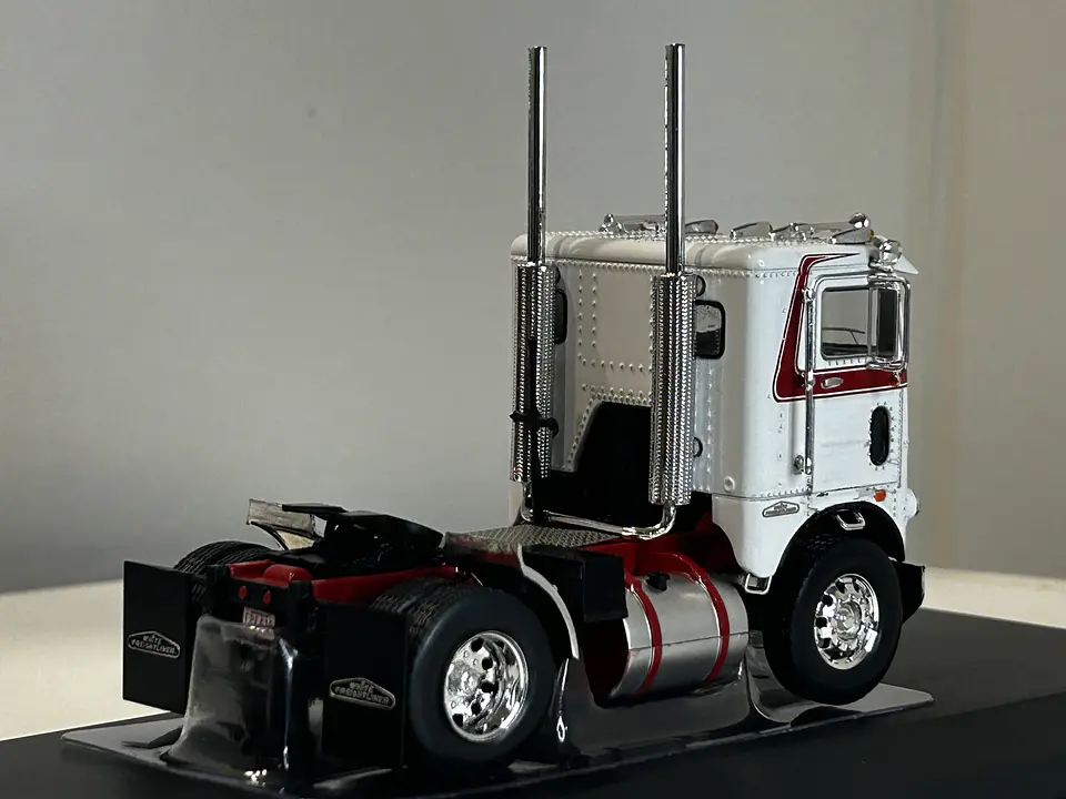 Camión Freightliner COE 1976 | IXO Escala 1:43 6