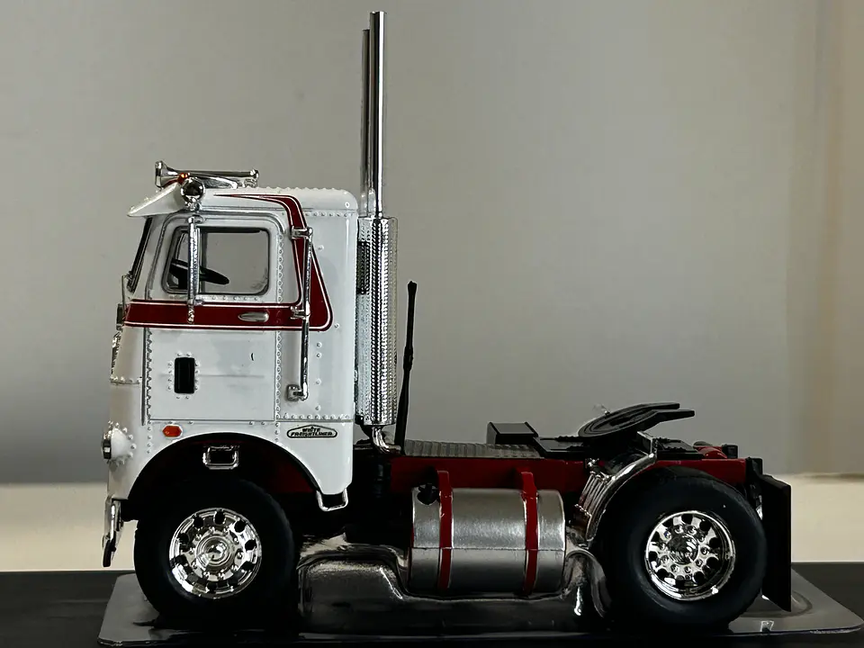 Camión Freightliner COE 1976 | IXO Escala 1:43 8