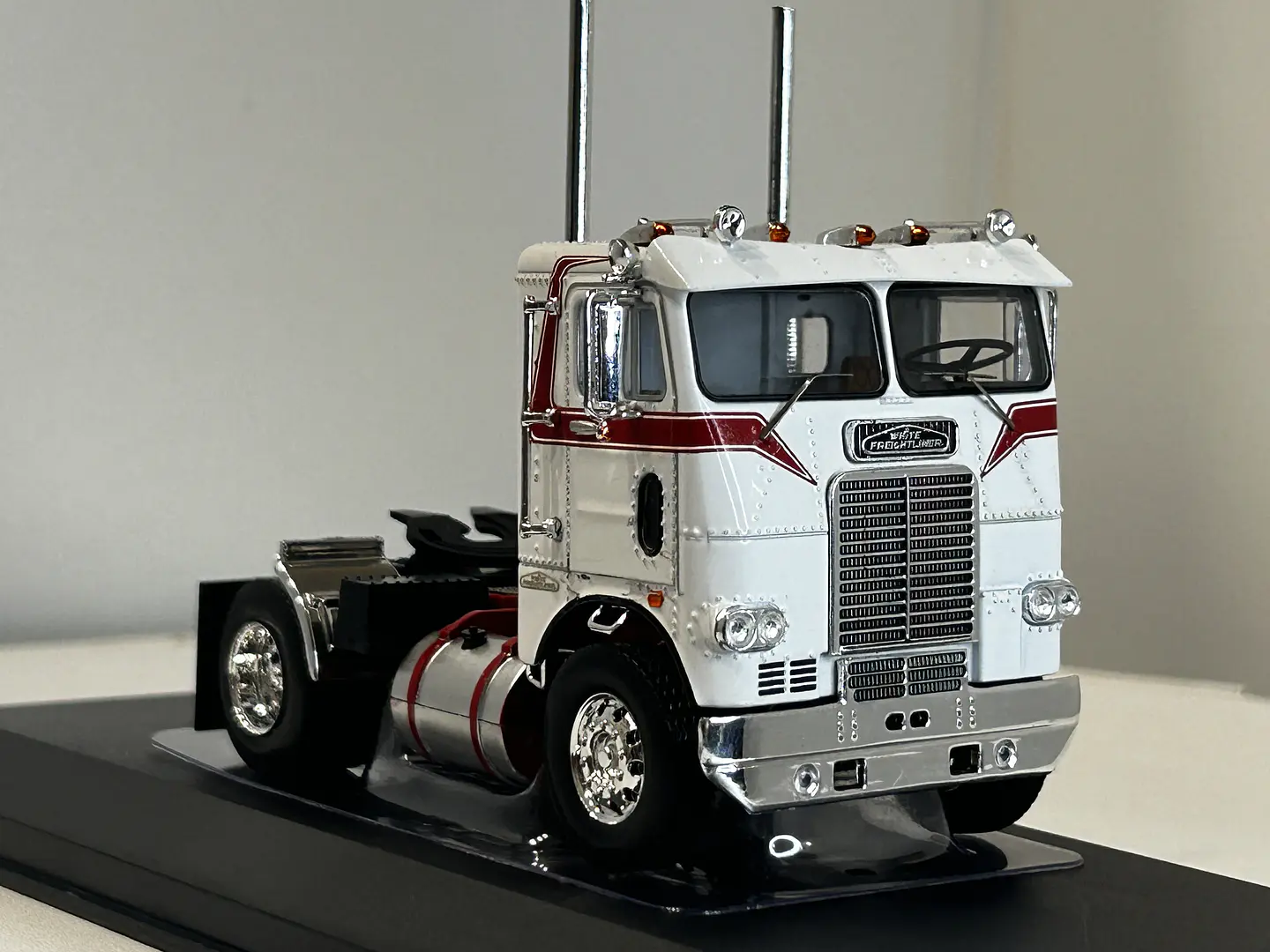 Camión Freightliner COE 1976 | IXO Escala 1:43 4