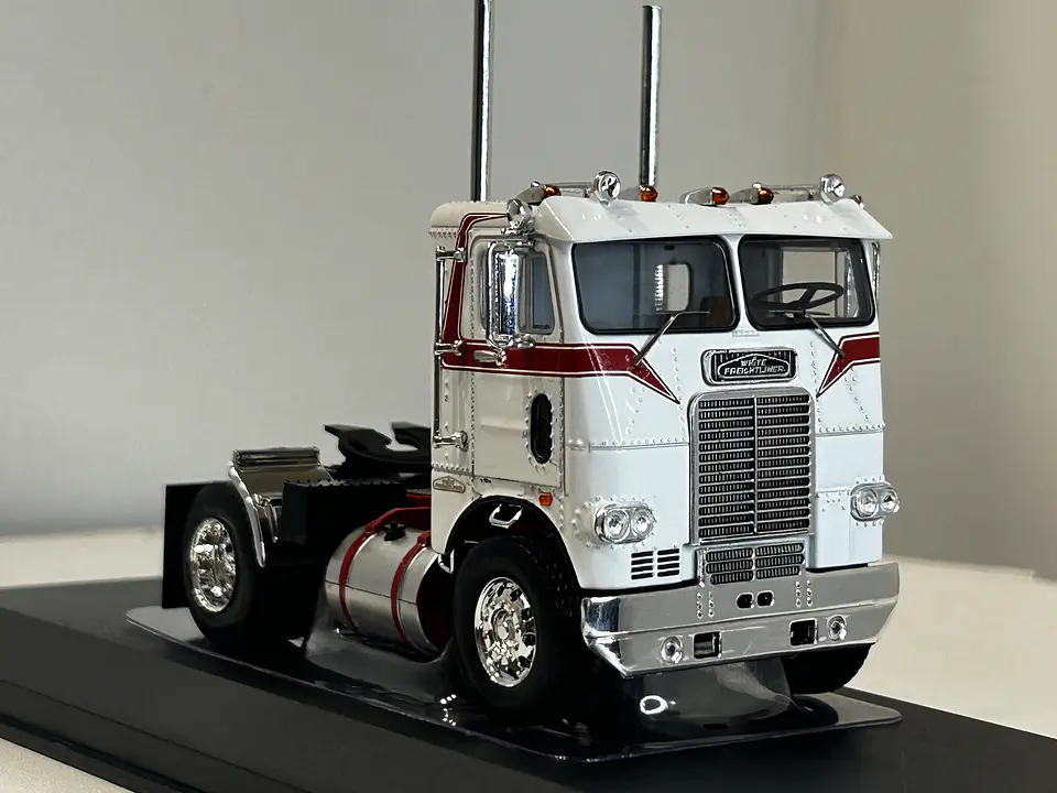 Camión Freightliner COE 1976 | IXO Escala 1:43 4