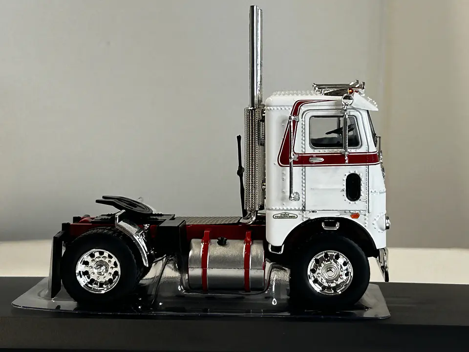 Camión Freightliner COE 1976 | IXO Escala 1:43 5