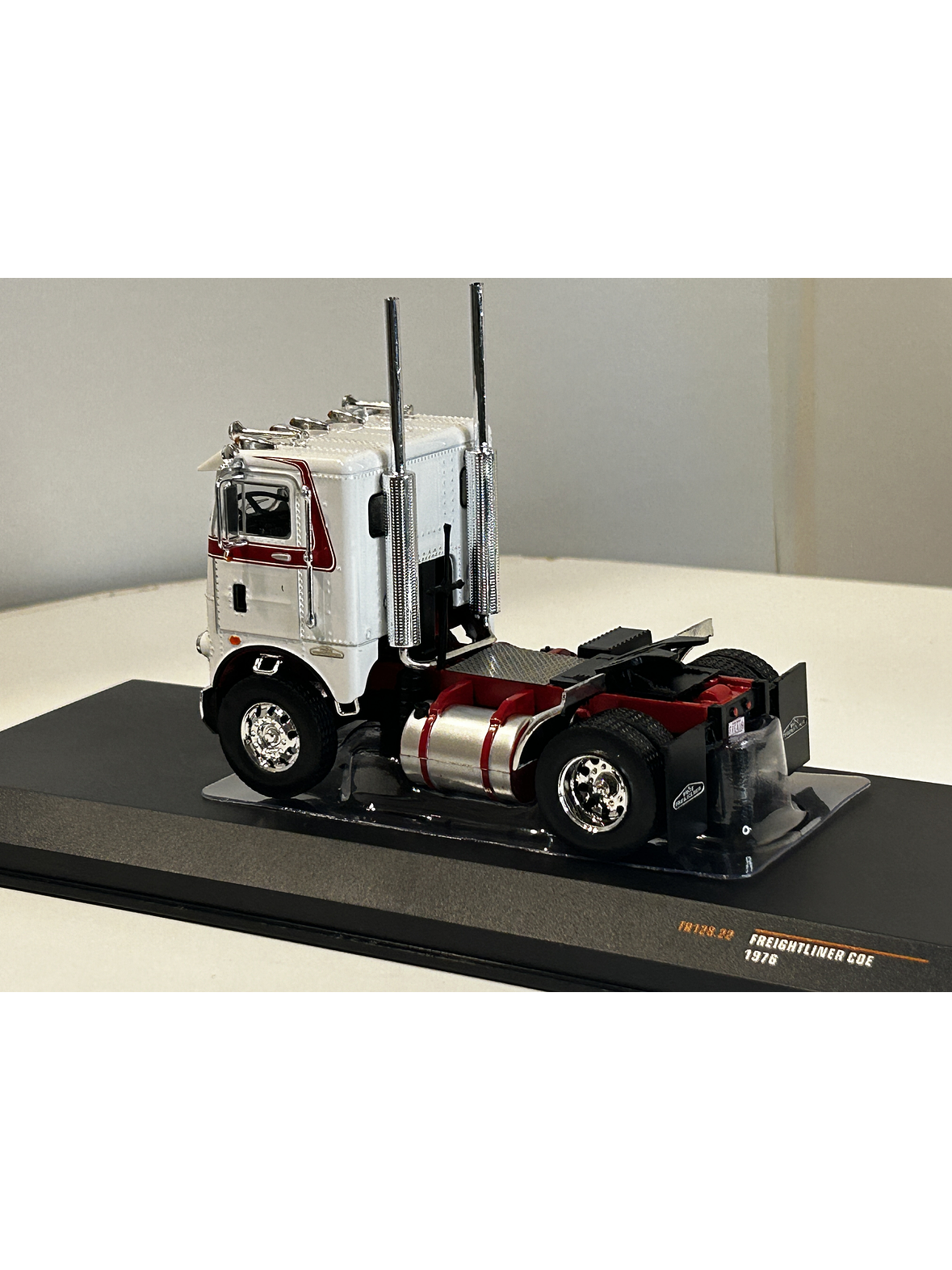 Freightliner COE 1976 – Modelo 1:43 Ixo “Camión Clásico Cab-Over” 7