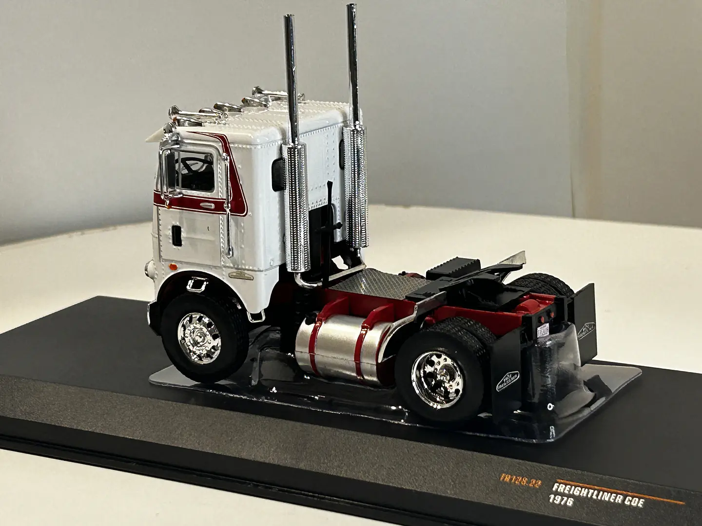 Camión Freightliner COE 1976 | IXO Escala 1:43 7