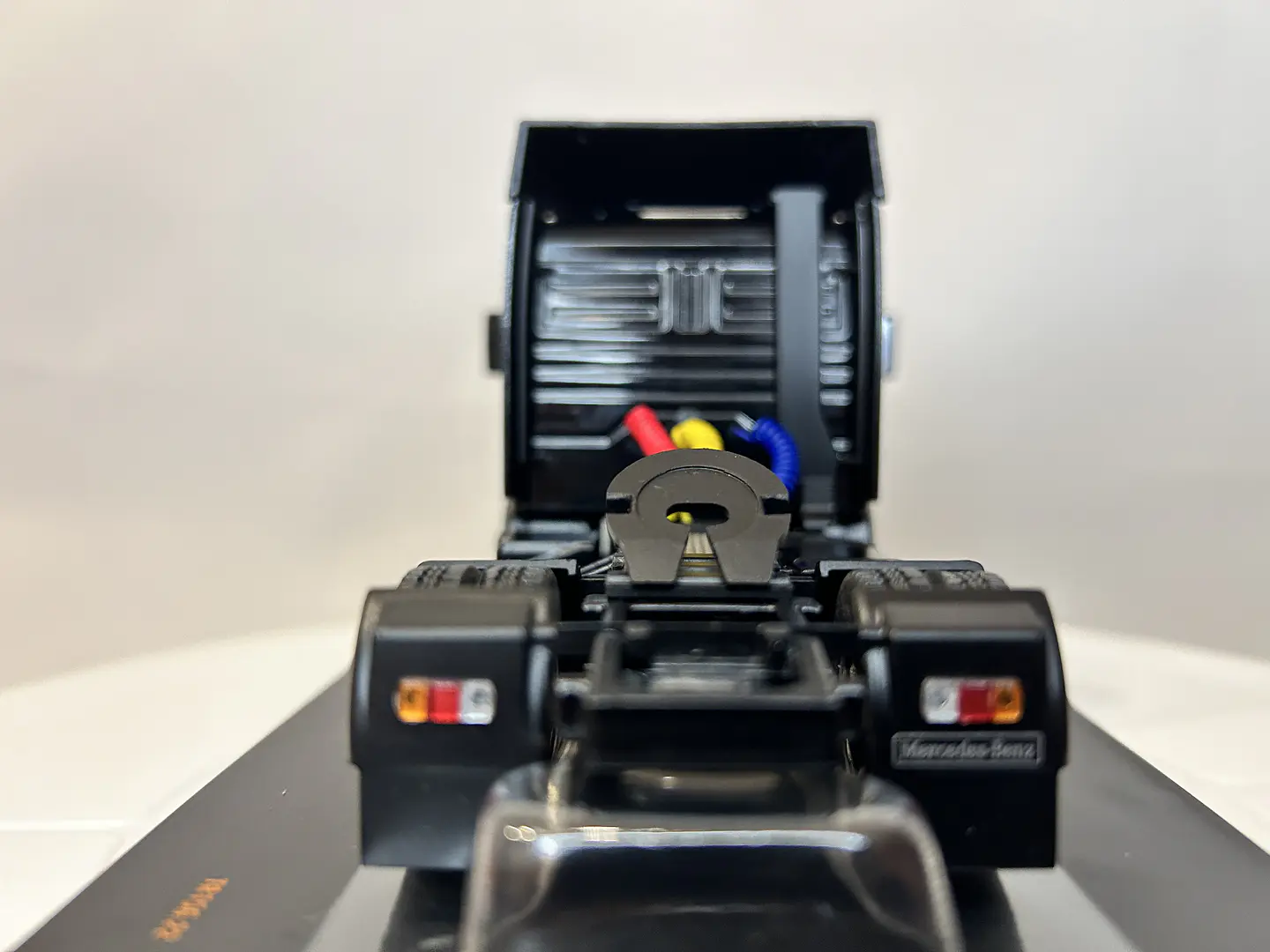 Camión Mercedes-Benz SK II 1850 (1994) | IXO 1:43 7