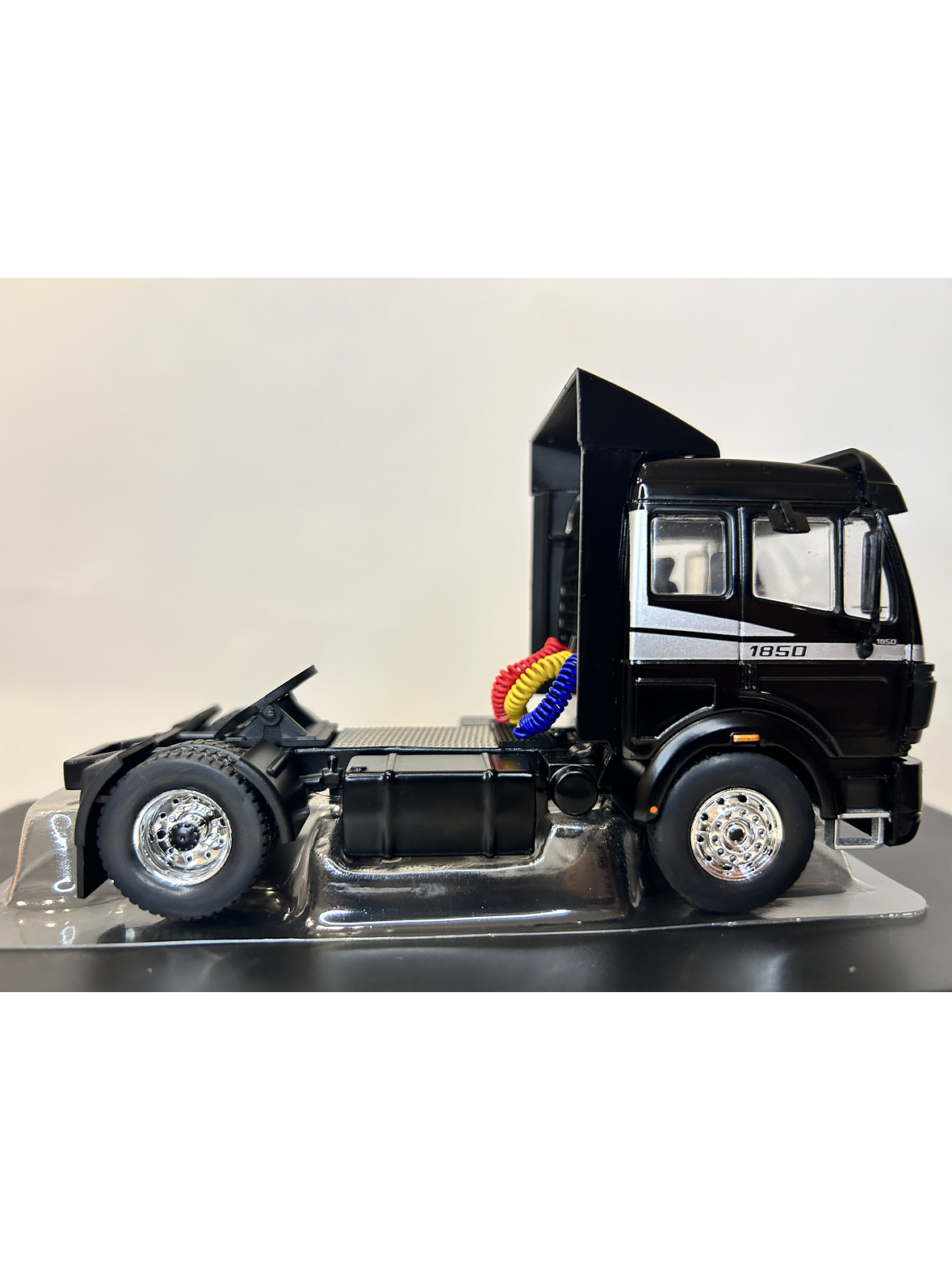 Mercedes-Benz SK II 1850 1994 (1:43) – Camión Clásico Die-cast Ixo 5