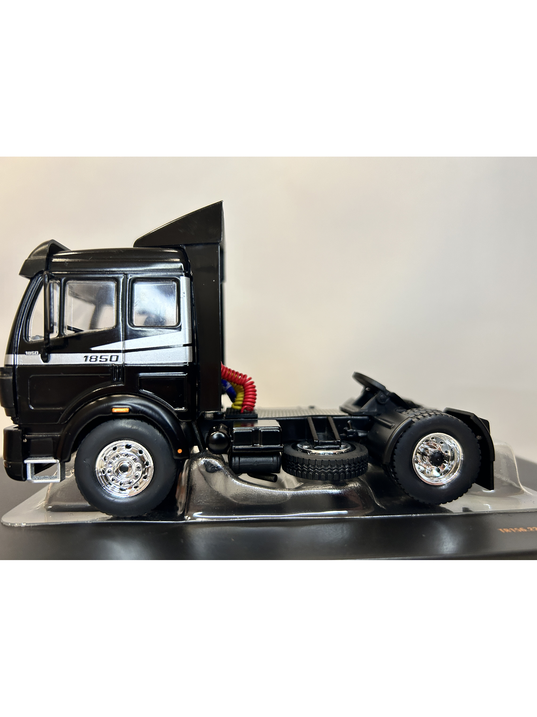 Mercedes-Benz SK II 1850 1994 (1:43) – Camión Clásico Die-cast Ixo 9