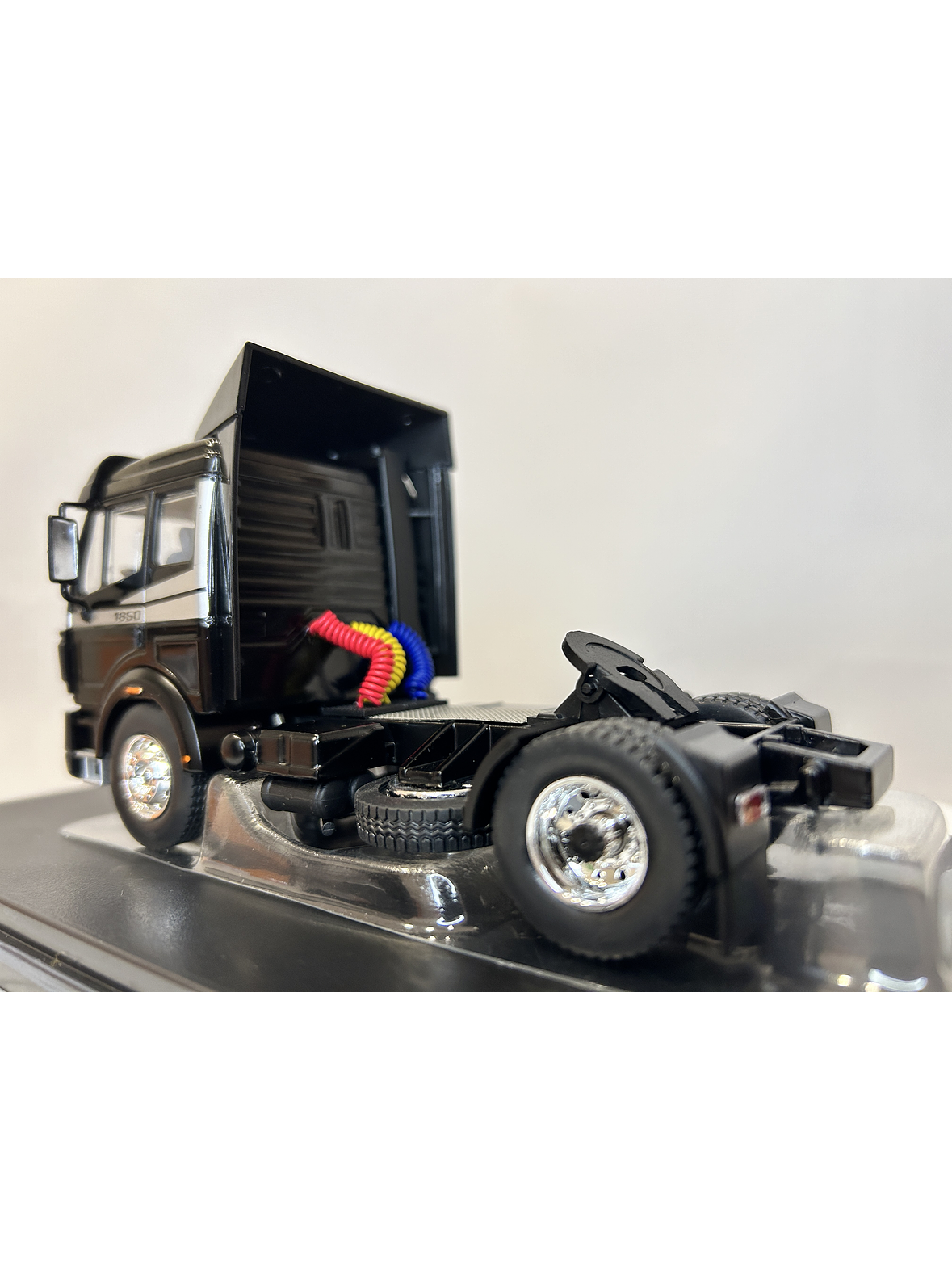 Mercedes-Benz SK II 1850 1994 (1:43) – Camión Clásico Die-cast Ixo 8