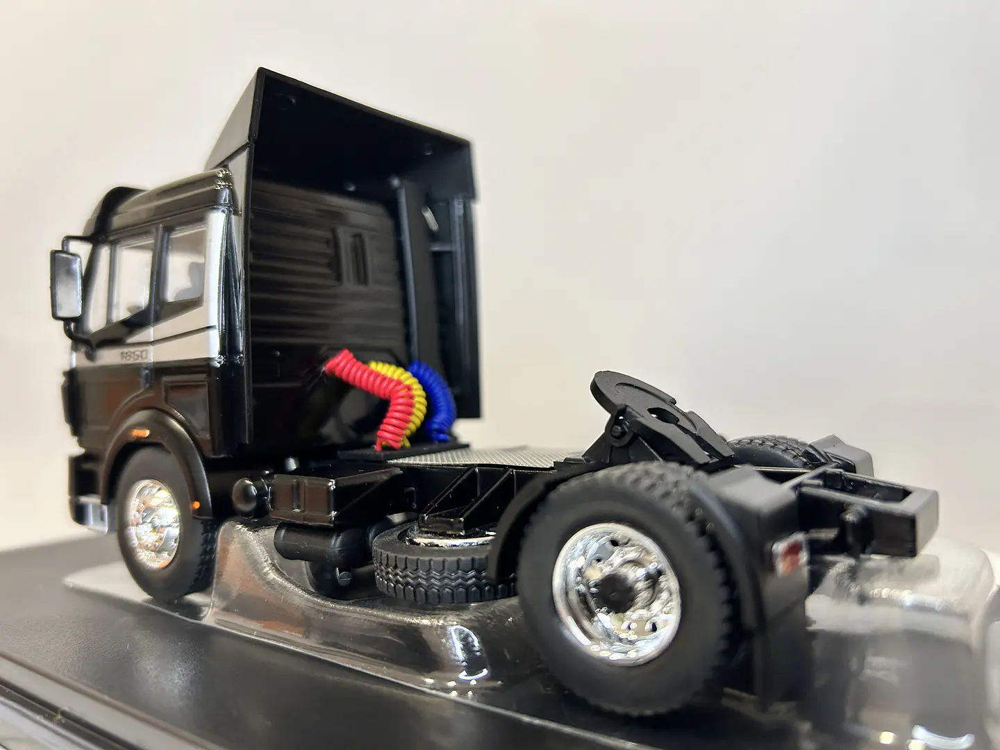 Camión Mercedes-Benz SK II 1850 (1994) | IXO 1:43 8