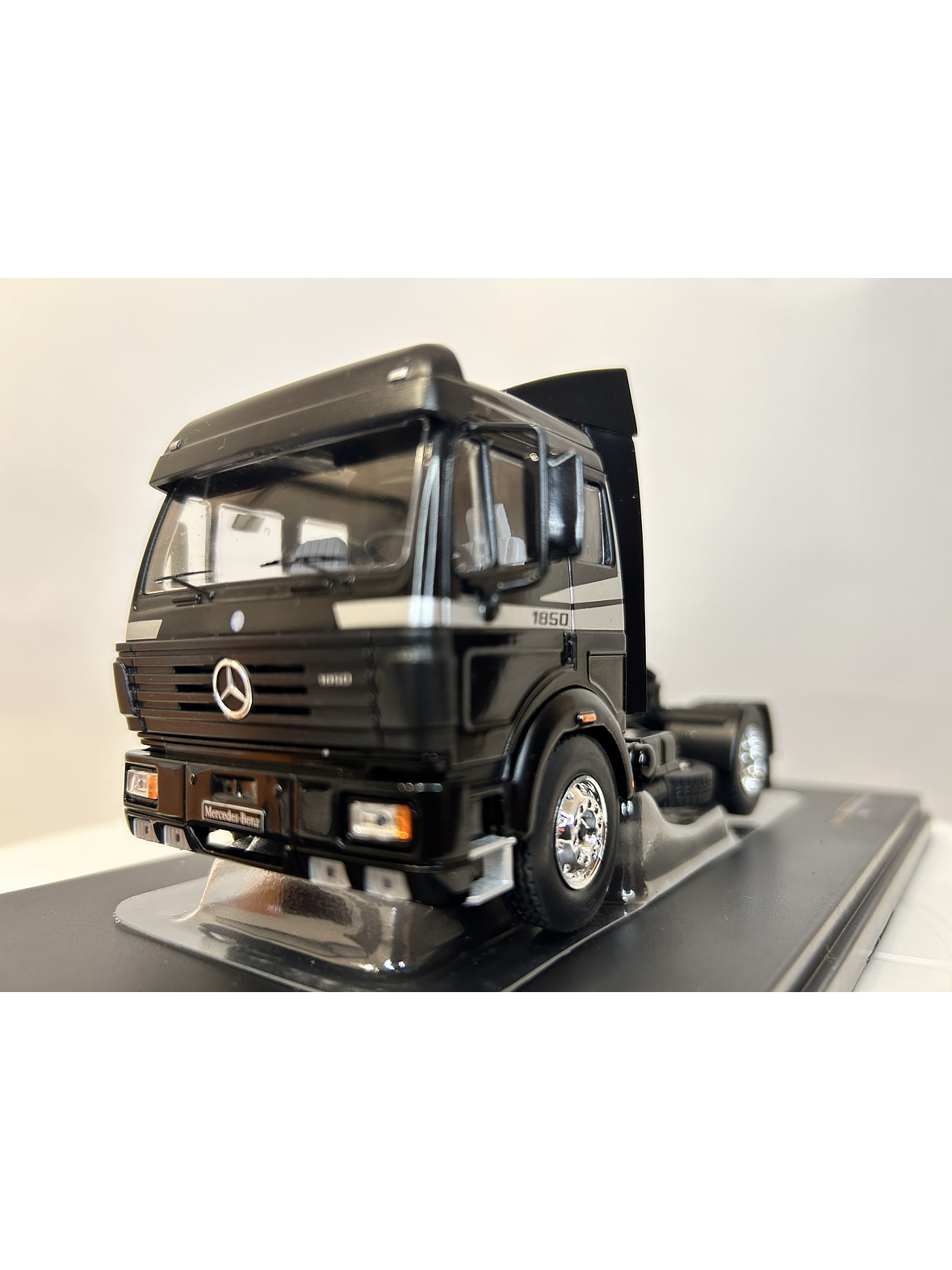 Mercedes-Benz SK II 1850 1994 (1:43) – Camión Clásico Die-cast Ixo 2
