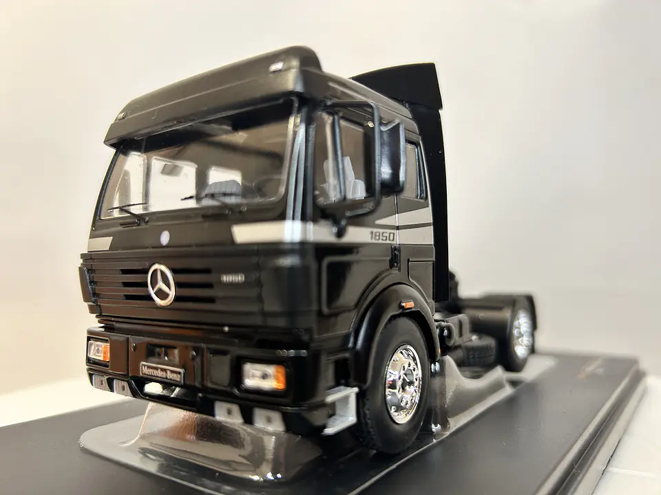 Camión Mercedes-Benz SK II 1850 (1994) | IXO 1:43 1