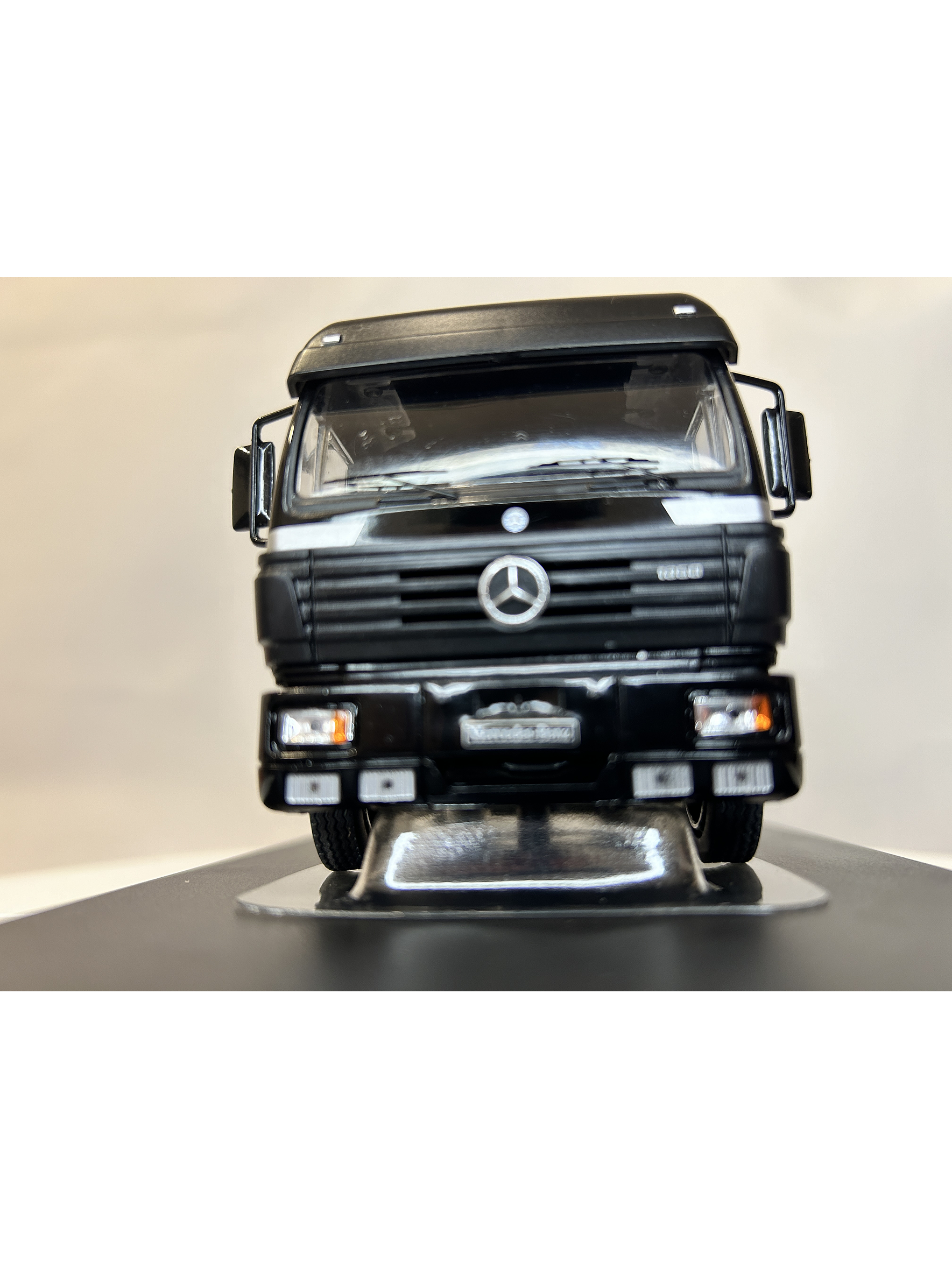 Mercedes-Benz SK II 1850 1994 (1:43) – Camión Clásico Die-cast Ixo 3