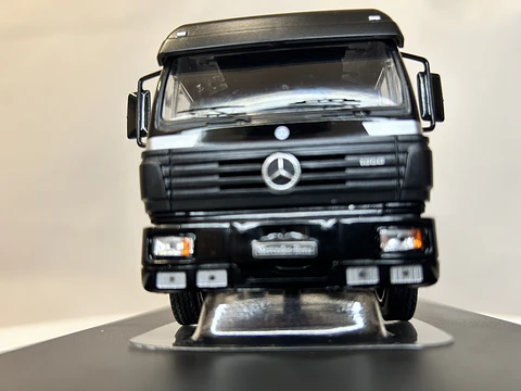 Camión Mercedes-Benz SK II 1850 (1994) | IXO 1:43