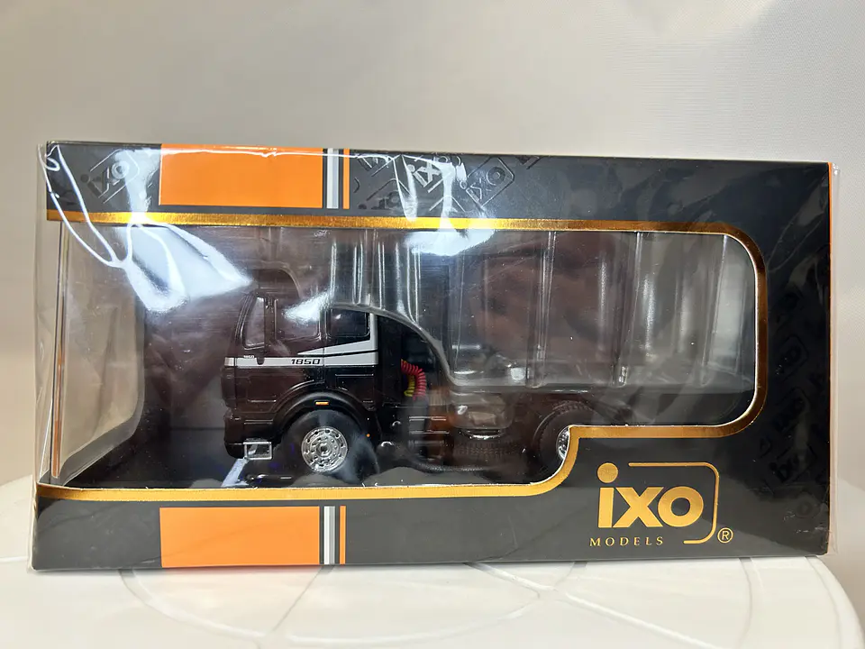 Camión Mercedes-Benz SK II 1850 (1994) | IXO 1:43 10