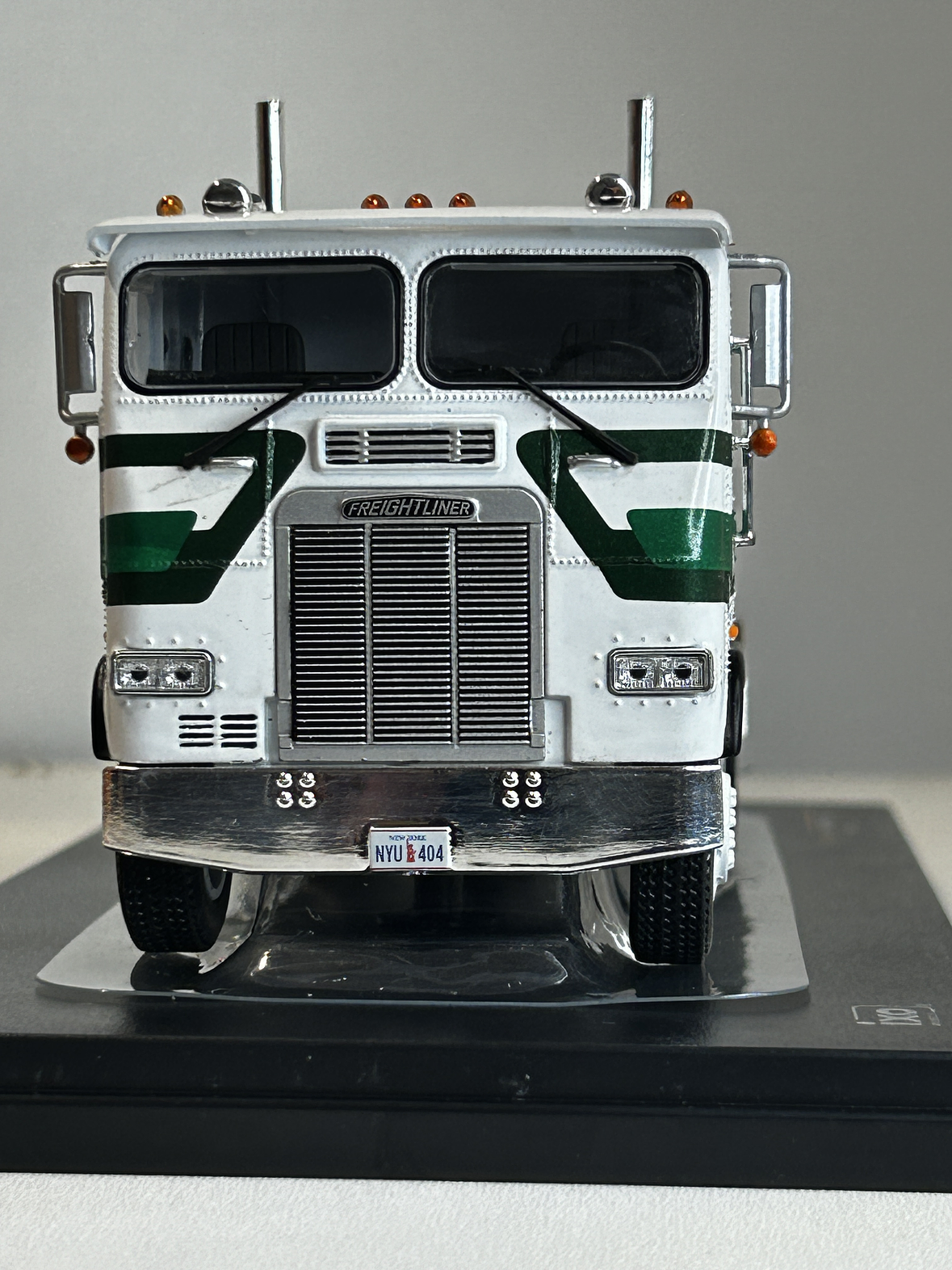 Freightliner FLA 1993 – Camión Clásico Escala 1:43 Ixo Models 10