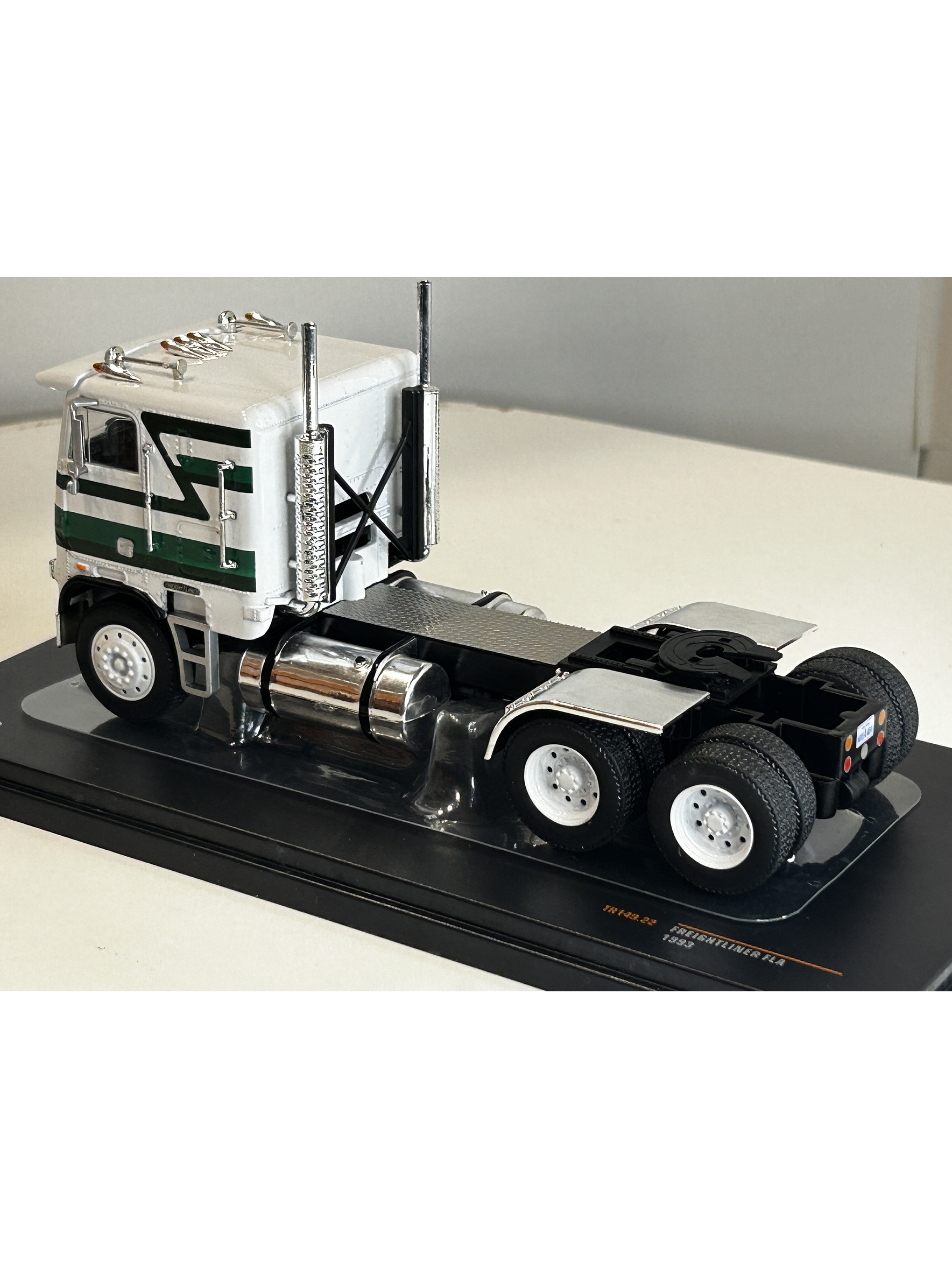 Freightliner FLA 1993 – Camión Clásico Escala 1:43 Ixo Models 4