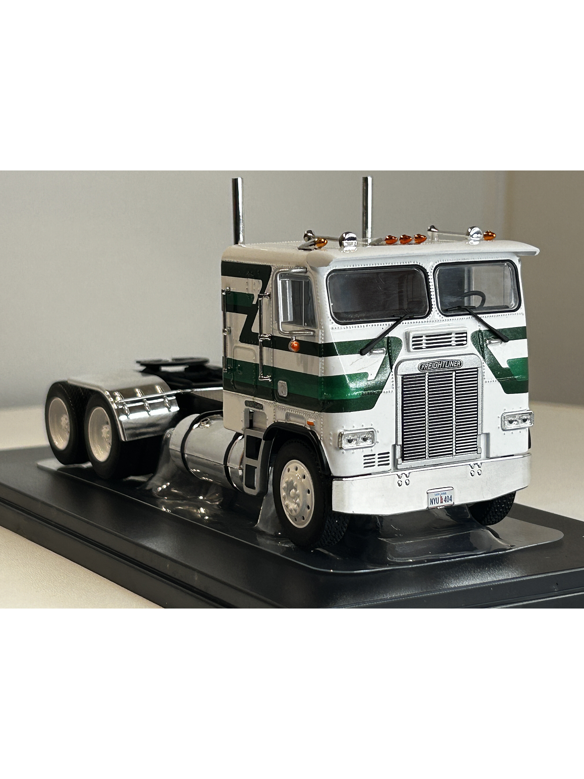 Freightliner FLA 1993 – Camión Clásico Escala 1:43 Ixo Models 9