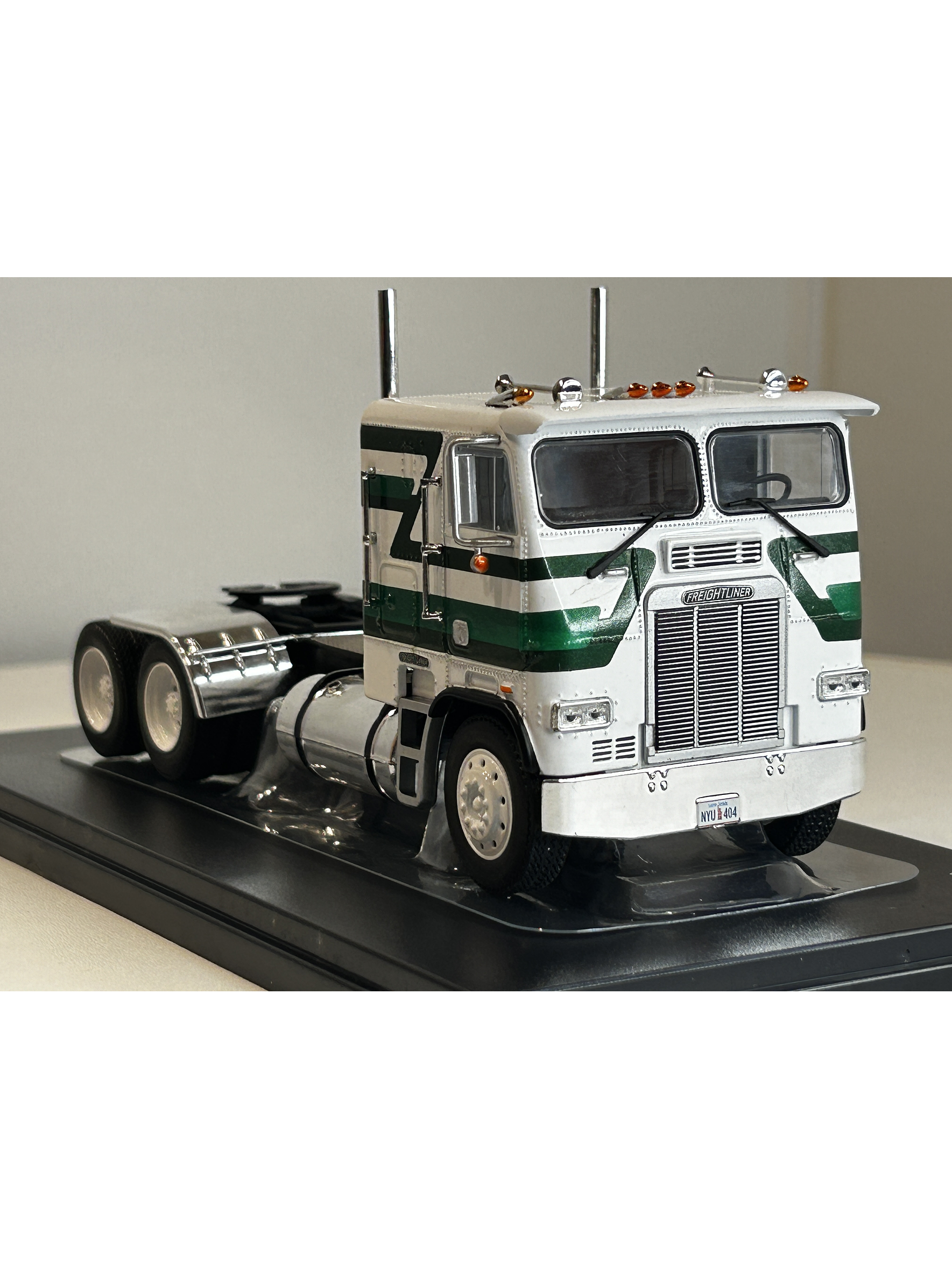 Freightliner FLA 1993 – Camión Clásico Escala 1:43 Ixo Models 9