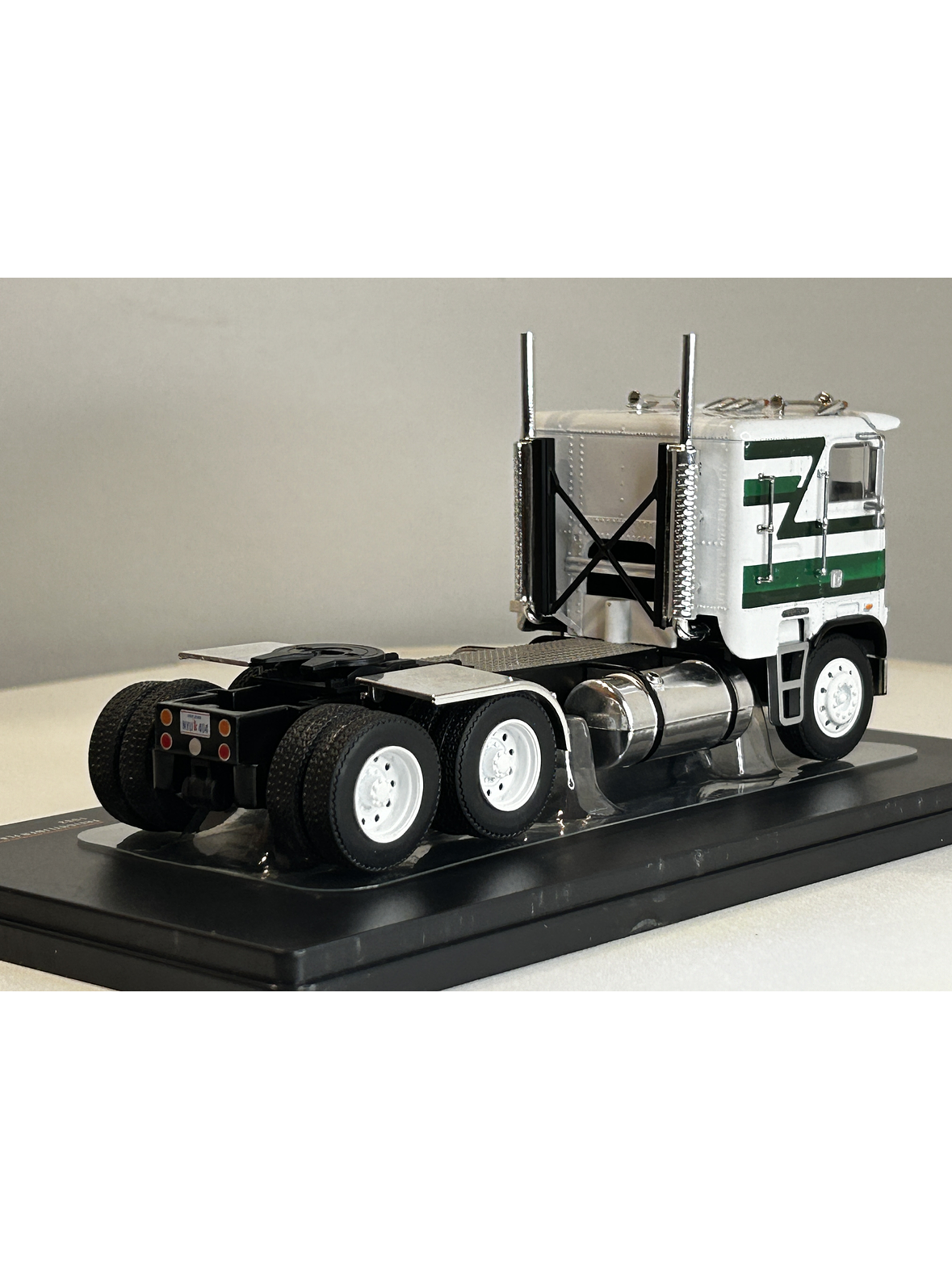 Freightliner FLA 1993 – Camión Clásico Escala 1:43 Ixo Models 7