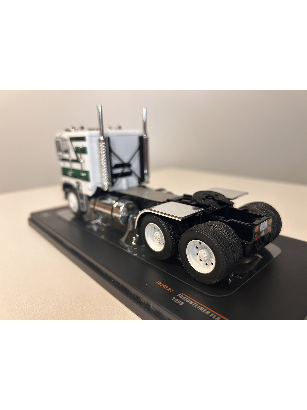 Freightliner FLA 1993 – Camión Clásico Escala 1:43 Ixo Models 5