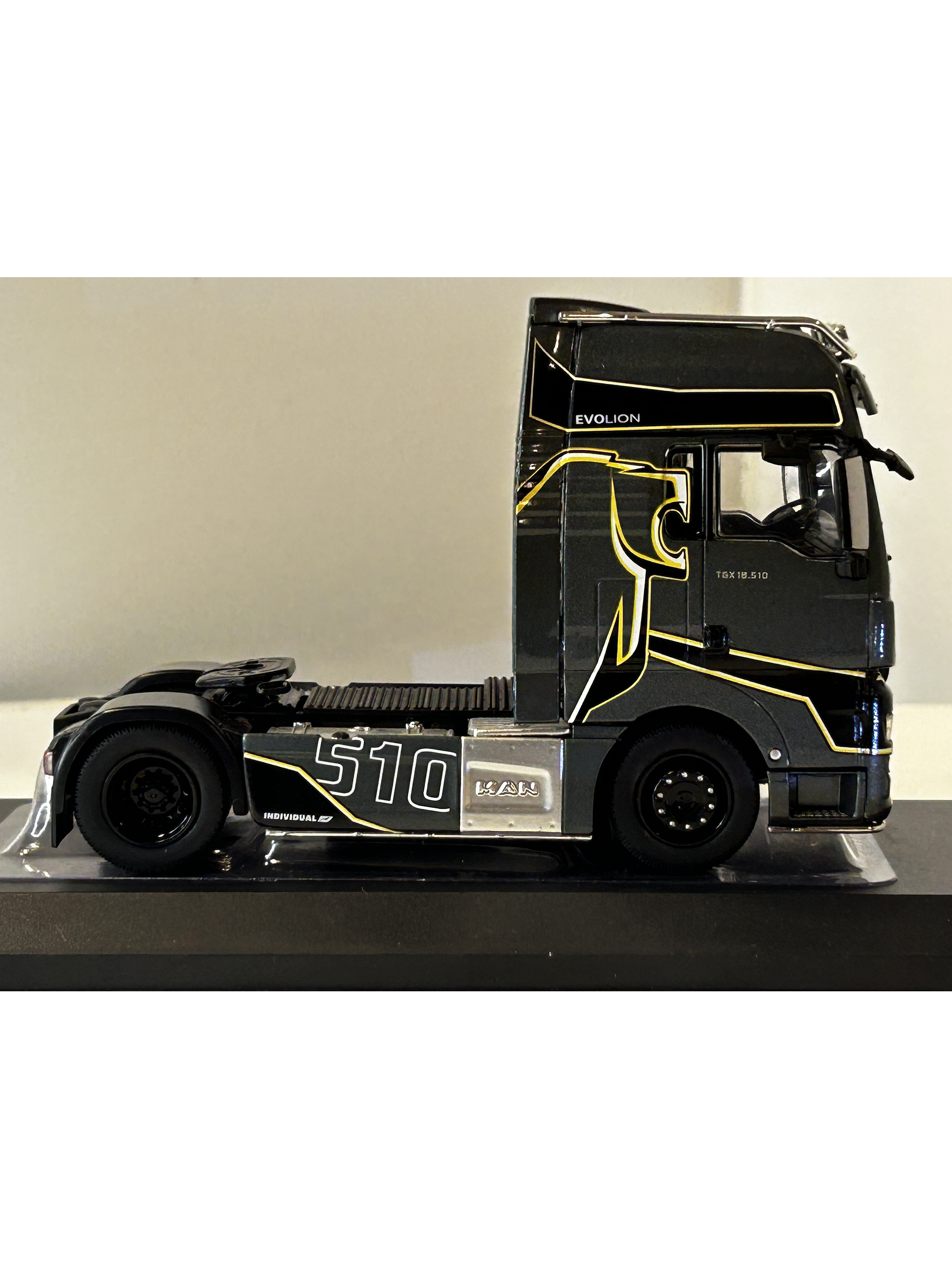 MAN TGX XXL EvoLion 2020 (1:43) – Camión Europeo Premium Ixo Models 5