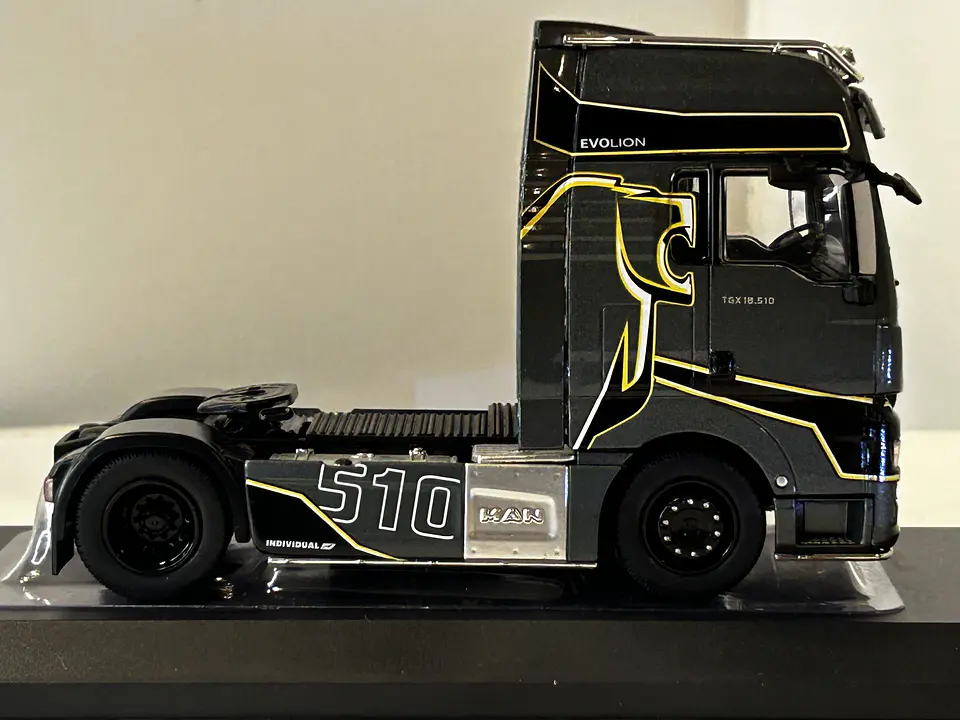 Camión MAN TGX XXL EvoLion (2020) | IXO Escala 1:43 16