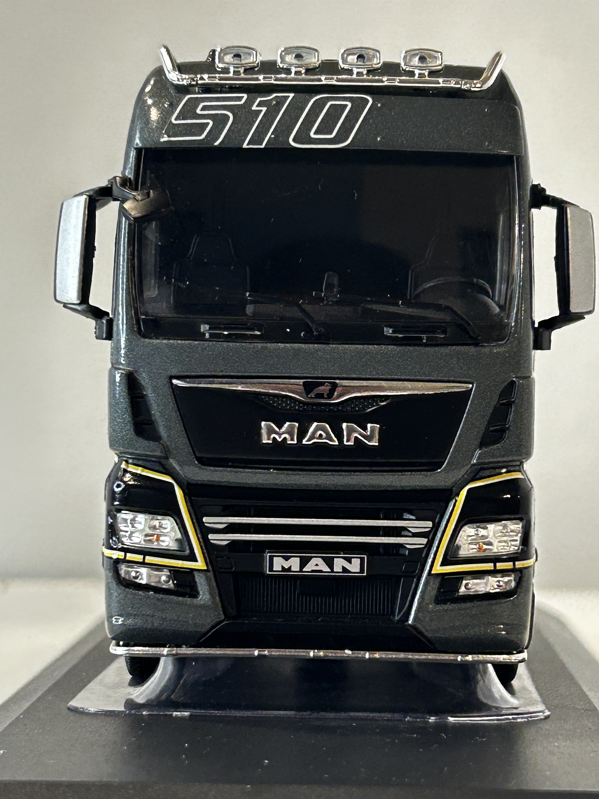 MAN TGX XXL EvoLion 2020 (1:43) – Camión Europeo Premium Ixo Models 3