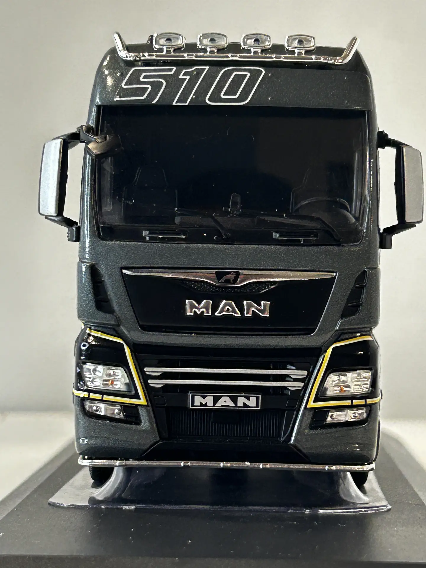 Camión MAN TGX XXL EvoLion (2020) | IXO Escala 1:43 13