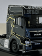 MAN TGX XXL EvoLion 2020 (1:43) – Camión Europeo Premium Ixo Models - Miniatura 4