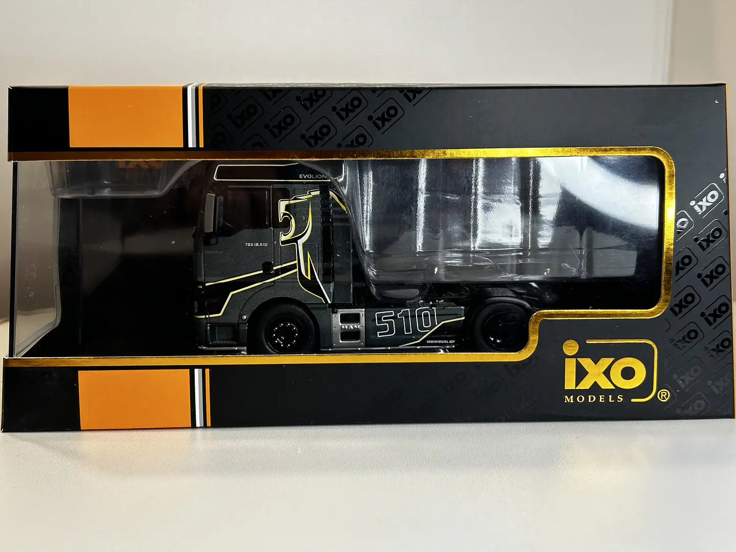 Camión MAN TGX XXL EvoLion (2020) | IXO Escala 1:43 22