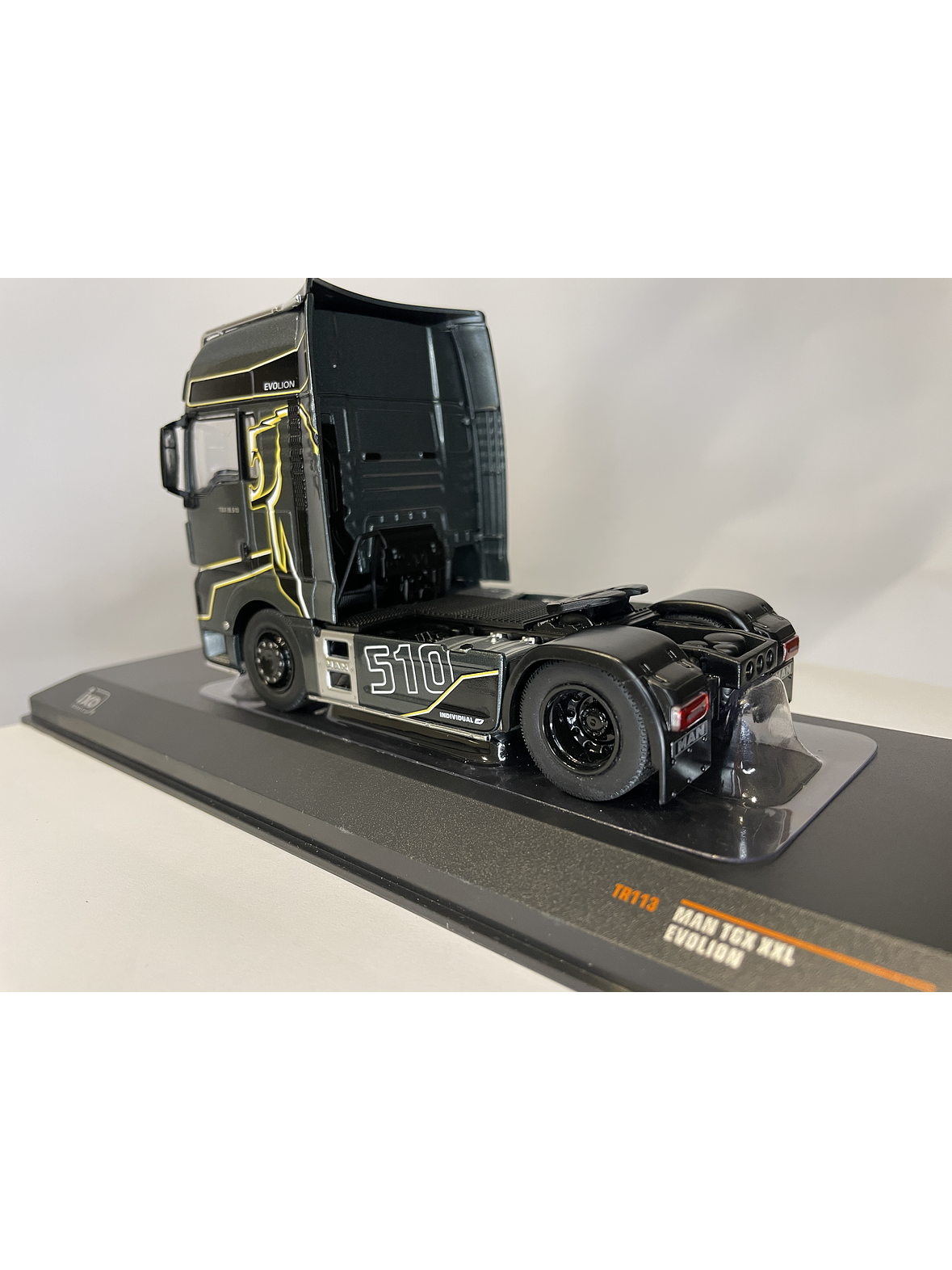 MAN TGX XXL EvoLion 2020 (1:43) – Camión Europeo Premium Ixo Models 8