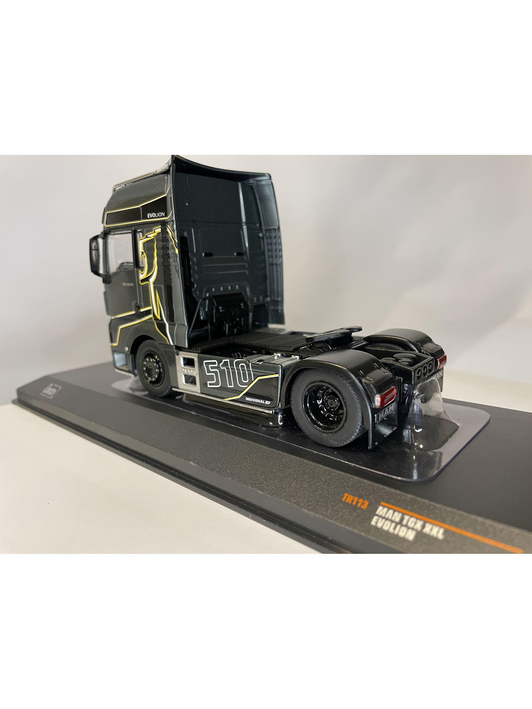 MAN TGX XXL EvoLion 2020 (1:43) – Camión Europeo Premium Ixo Models 8