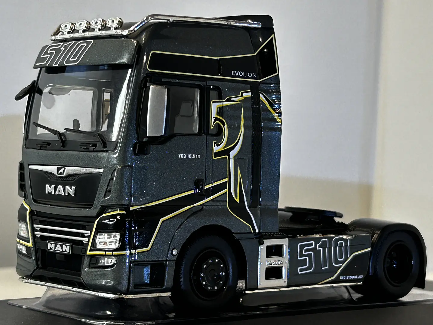 Camión MAN TGX XXL EvoLion (2020) | IXO Escala 1:43 12