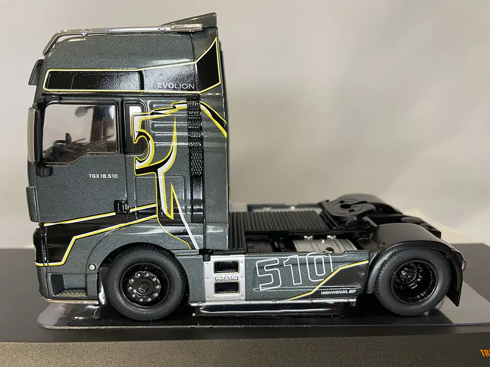 Camión MAN TGX XXL EvoLion (2020) | IXO Escala 1:43 20