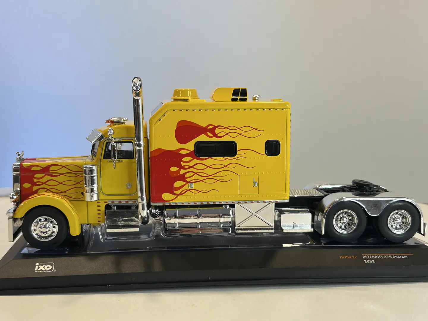 Camión Peterbilt 379 Custom (2002) | IXO 1:43 10