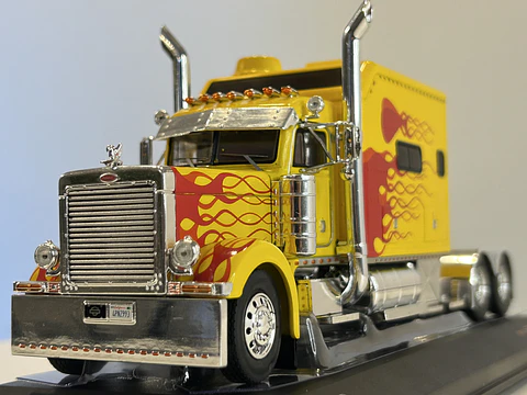 Peterbilt 379 Custom (2002) | IXO models - Camión Long Sleeper a escala 1:43