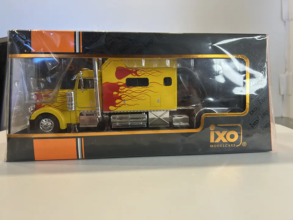 Camión Peterbilt 379 Custom (2002) | IXO 1:43 12