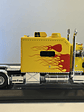 Peterbilt 379 Custom (2002) – IXO TR193.22 – Escala 1:43. – Camión americano clásico con sleeper y flamas - Miniatura 6