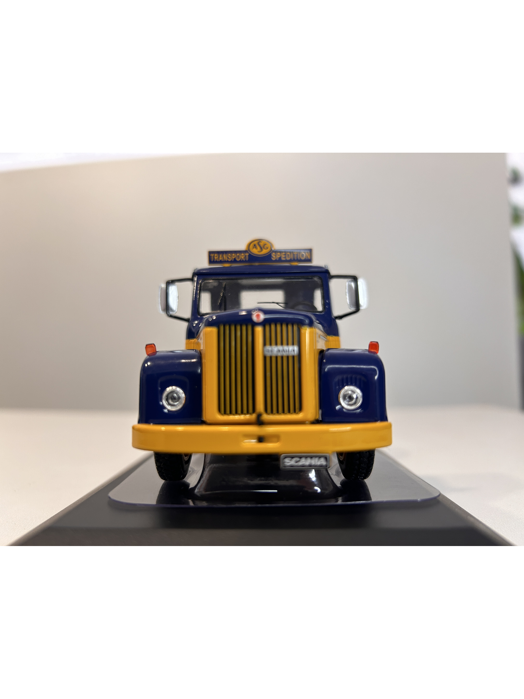 Camión modelo Scania 110 Super ASG 1953 – Ixo Models 1:43 (Coleccionable diecast) 2