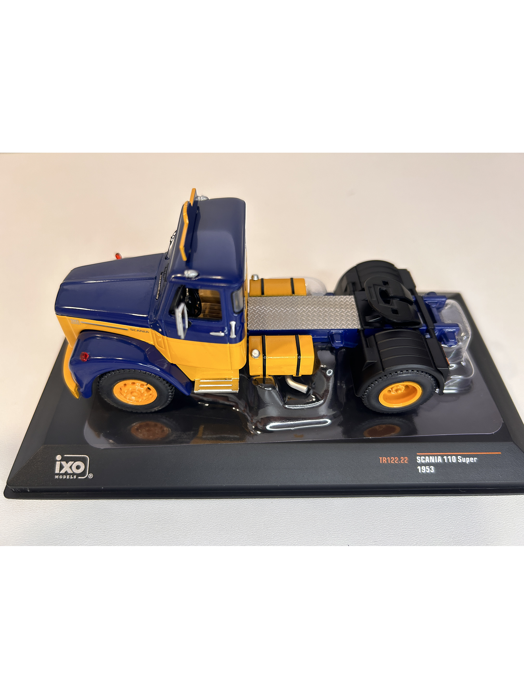 Camión modelo Scania 110 Super ASG 1953 – Ixo Models 1:43 (Coleccionable diecast) 8