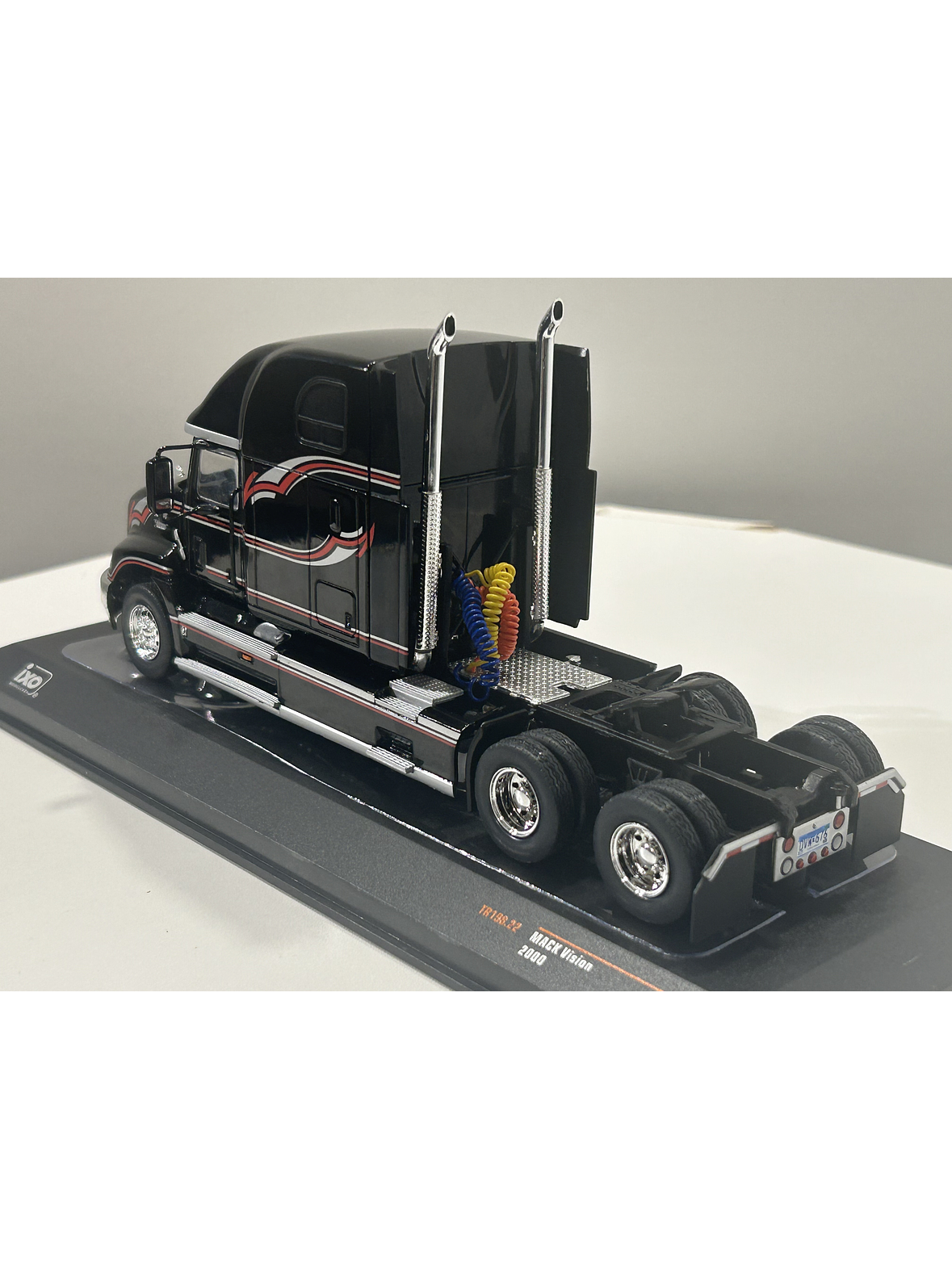 Camión A Escala Mack Visión 2000. Ixo Models. 1:43 8