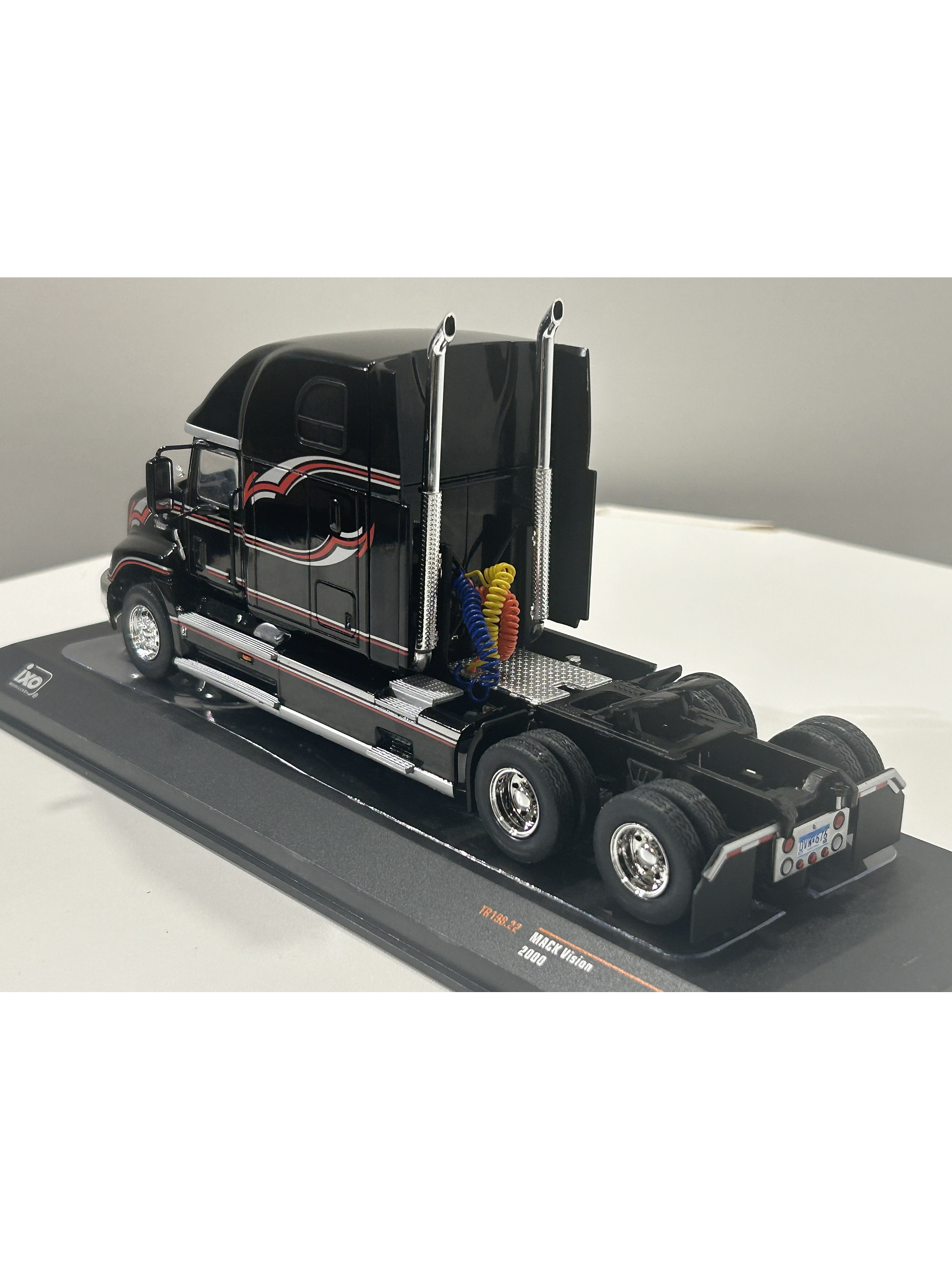 Camión A Escala Mack Visión 2000. Ixo Models. 1:43 8