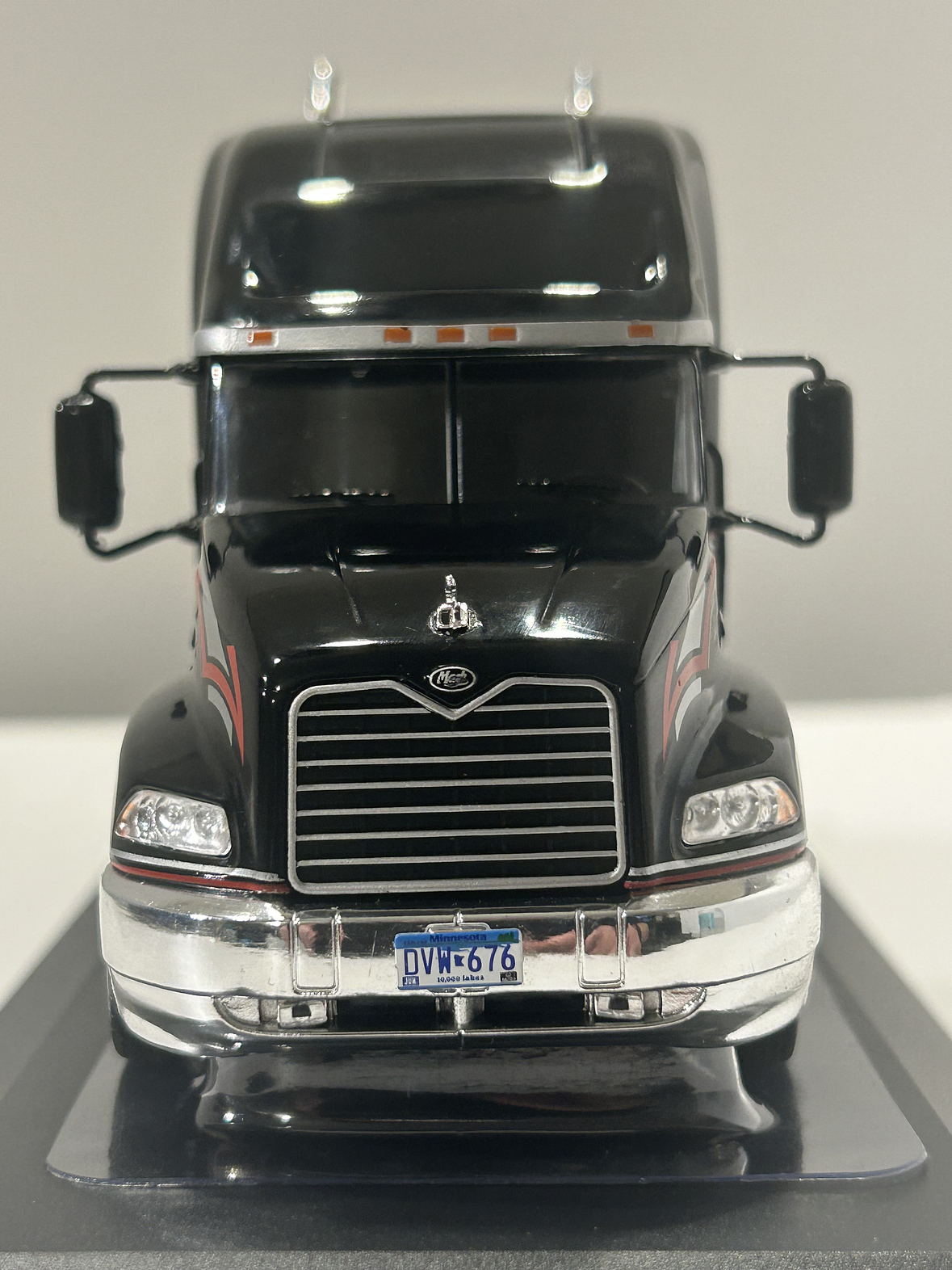 Camión A Escala Mack Visión 2000. Ixo Models. 1:43 3