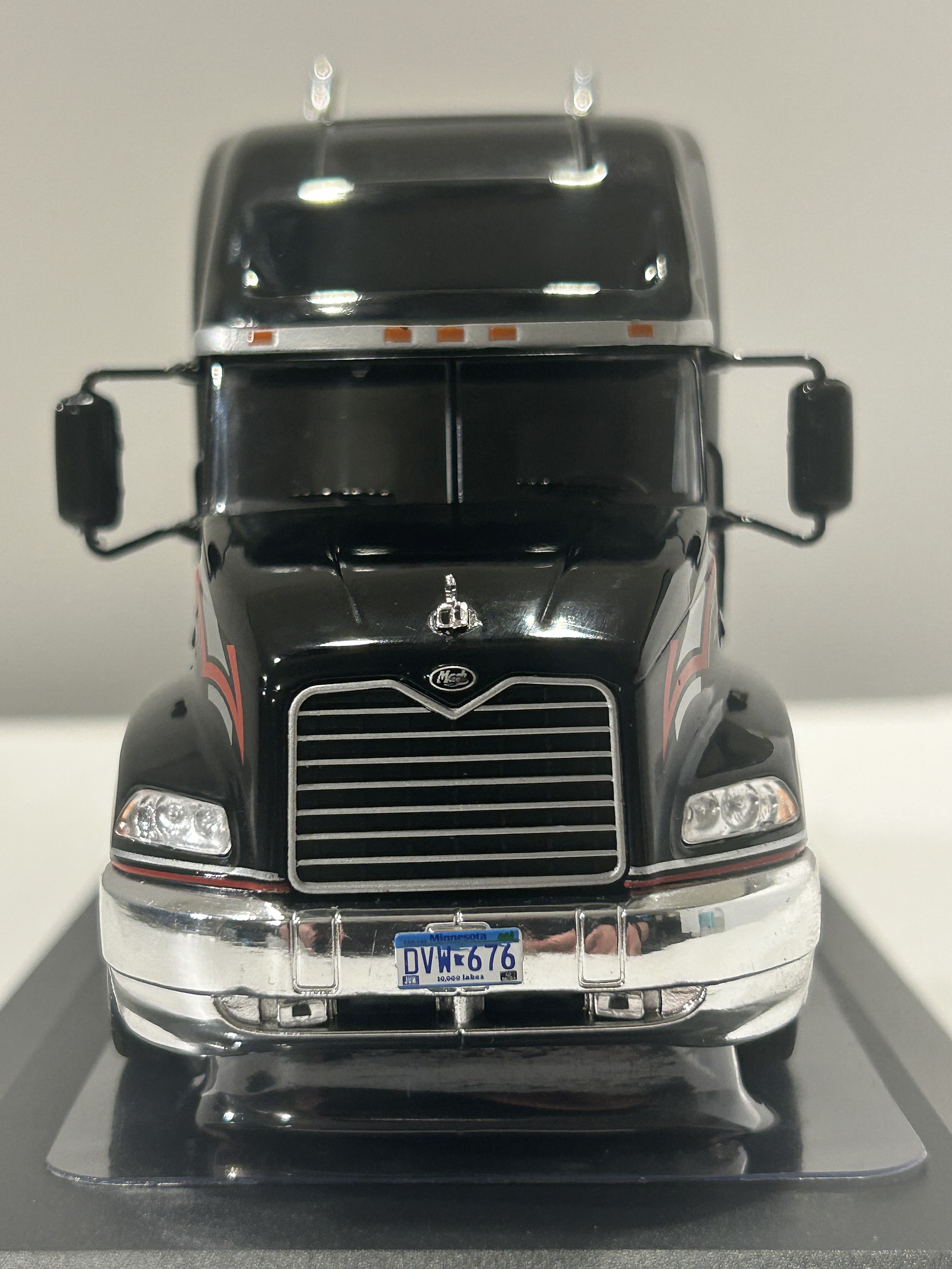 Camión A Escala Mack Visión 2000. Ixo Models. 1:43 3