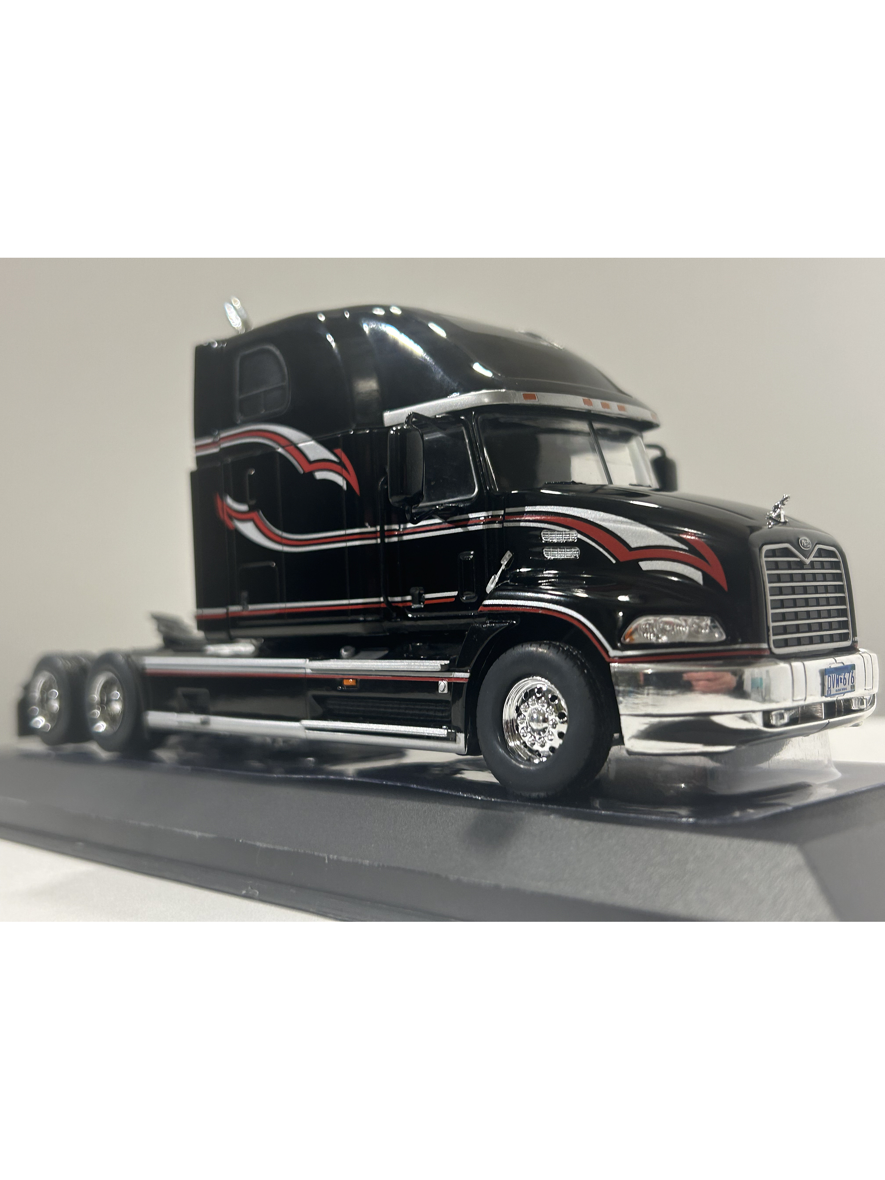 Camión A Escala Mack Visión 2000. Ixo Models. 1:43 4