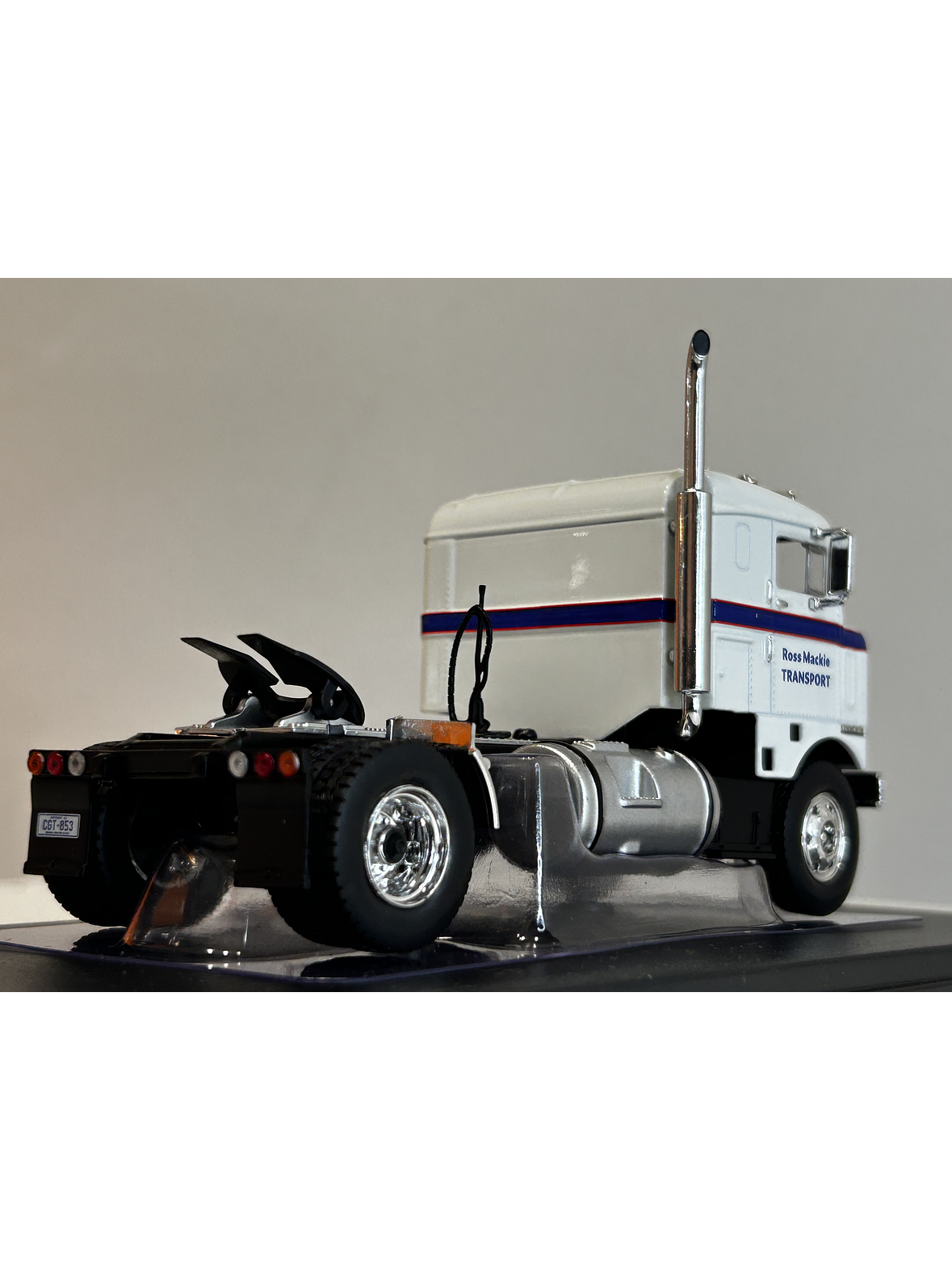 Camión Kenworth Bullnose 1950 Ross Mackie – Miniatura Ixo Models Escala 1:43 6